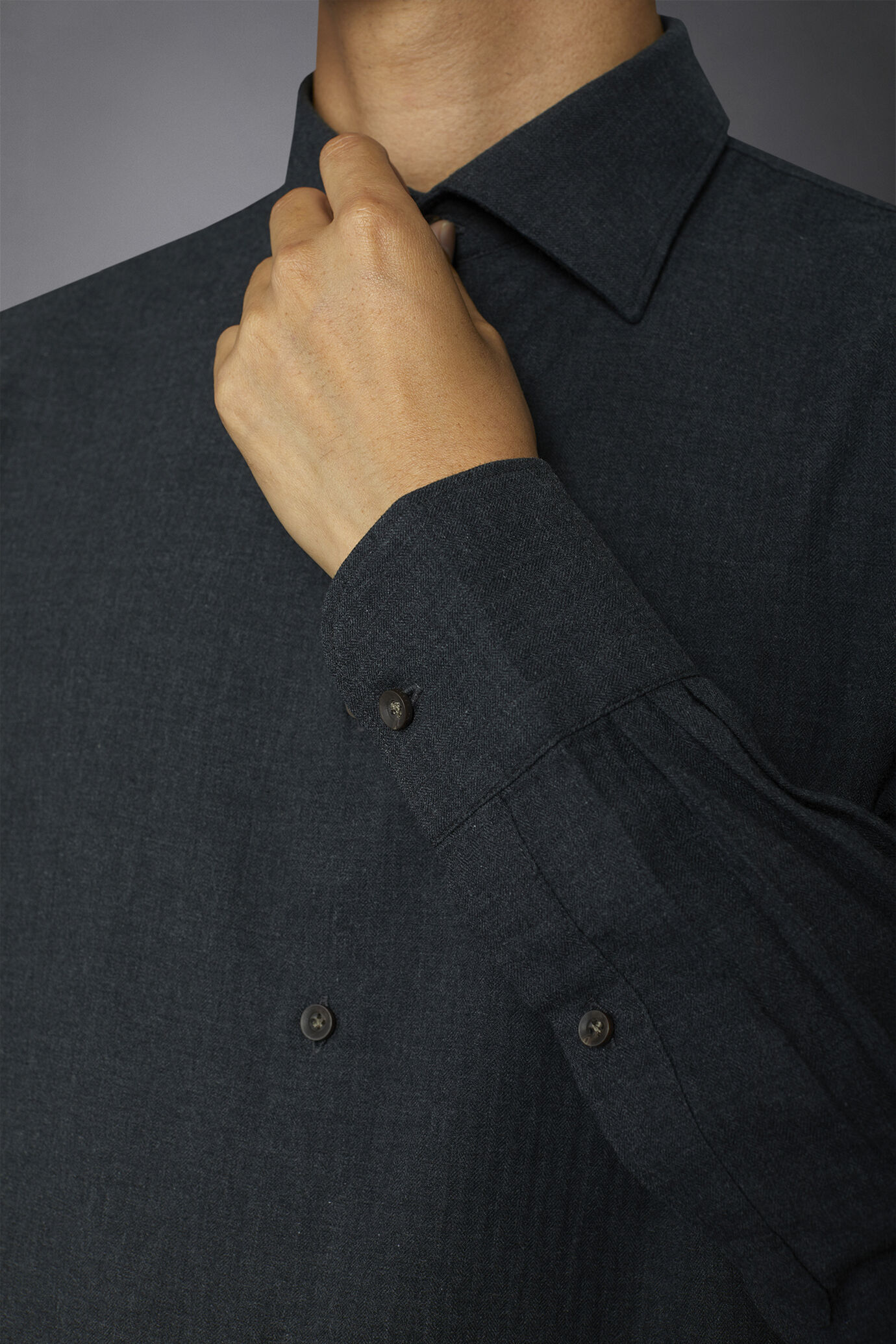 Men's casual shirt with french collar comfort fit herringbone flannel fabric image number 3