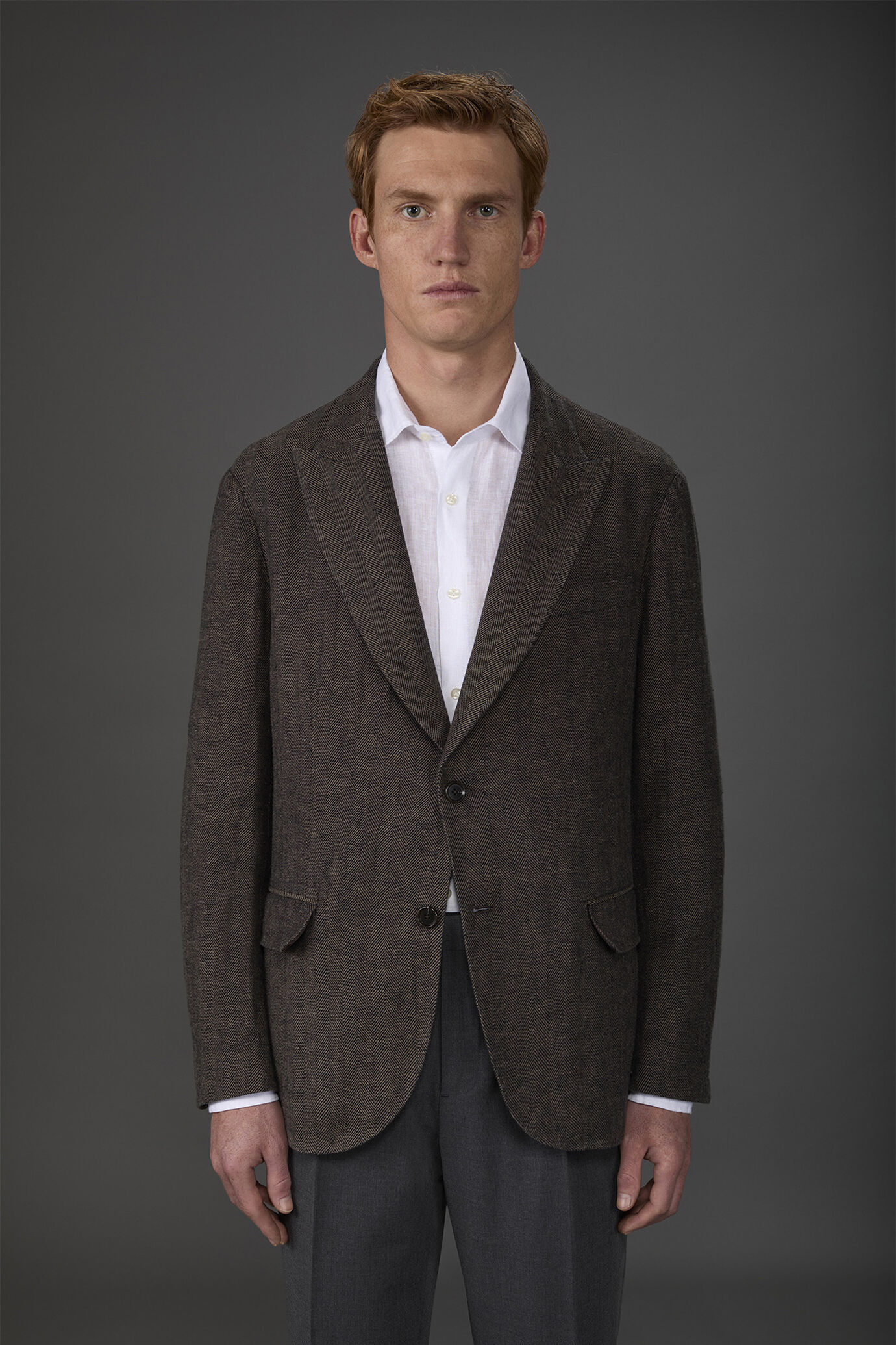 Men's unlined single-breasted jacket with peak lapels and flap pockets linen and cotton blend image number 1