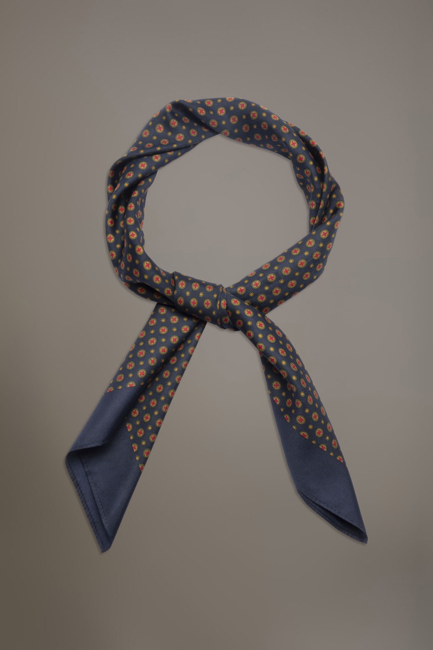 Patterned printed twill foulard