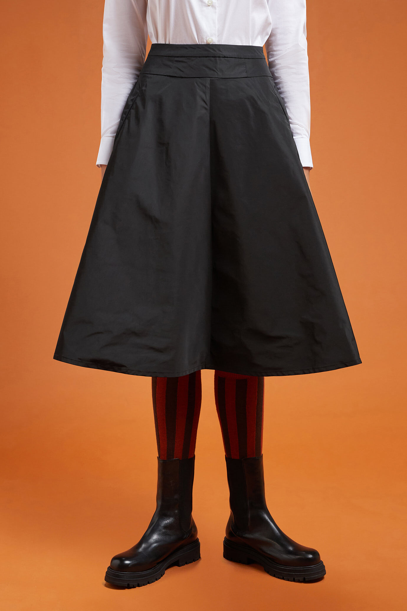 Women's taffeta half-circle skirt with a basque in a regular fit image number 1