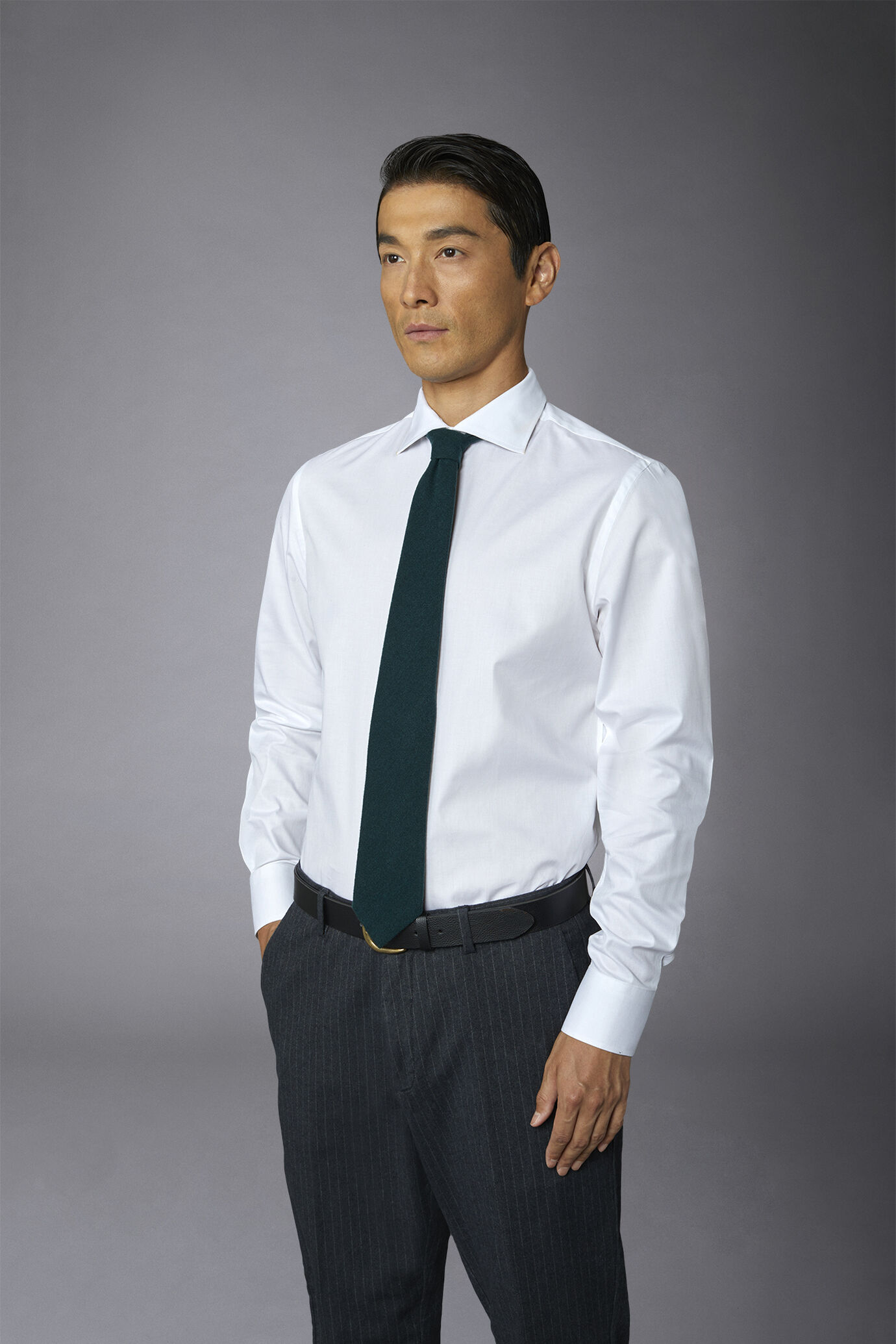 Camicia classica uomo collo francese slim fit tessuto armaturato image number 2