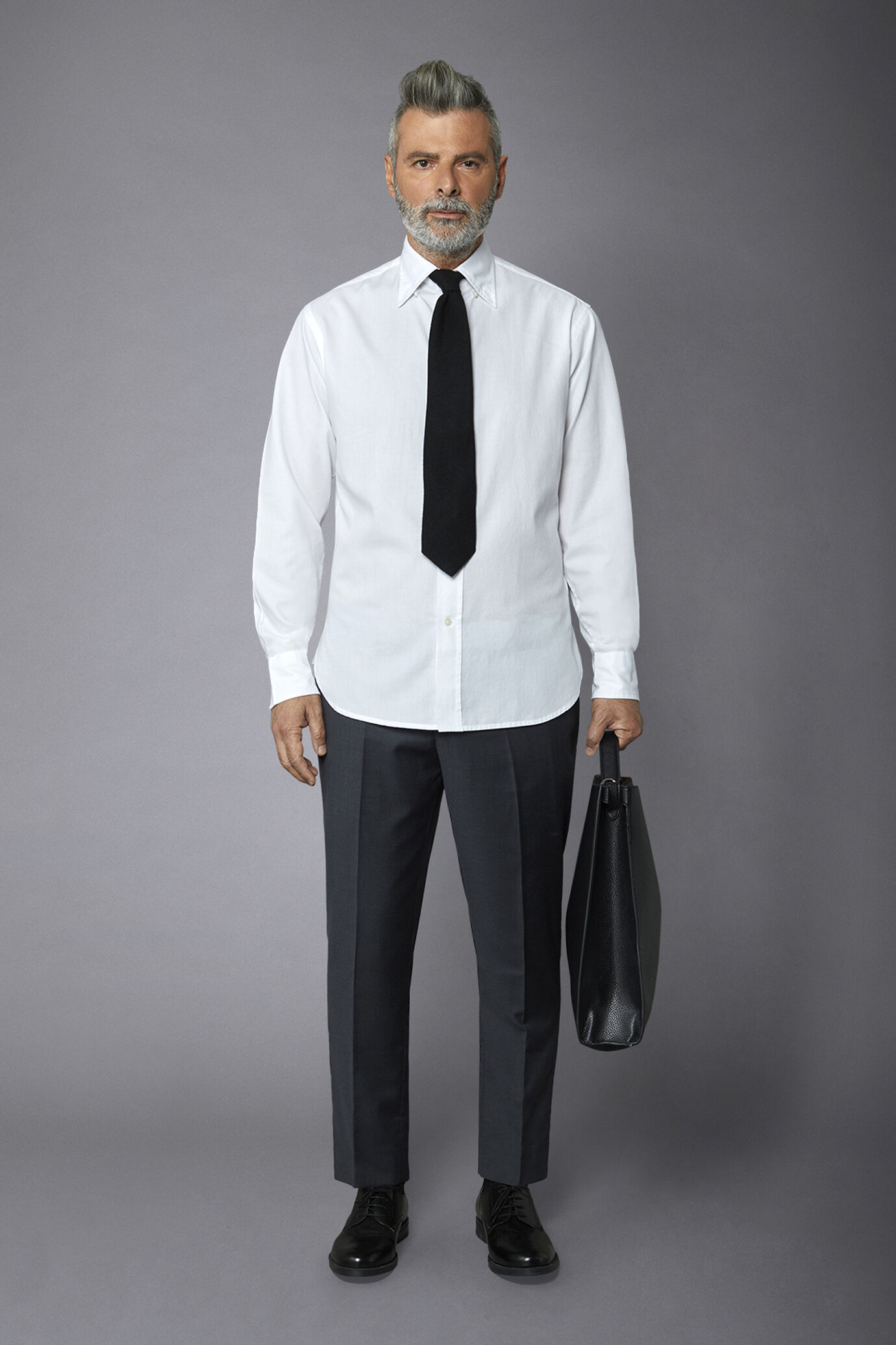Klassisch gewaschenes Button-Down-Hemd mit bequemer Passform und Dobby-Stof image number 0