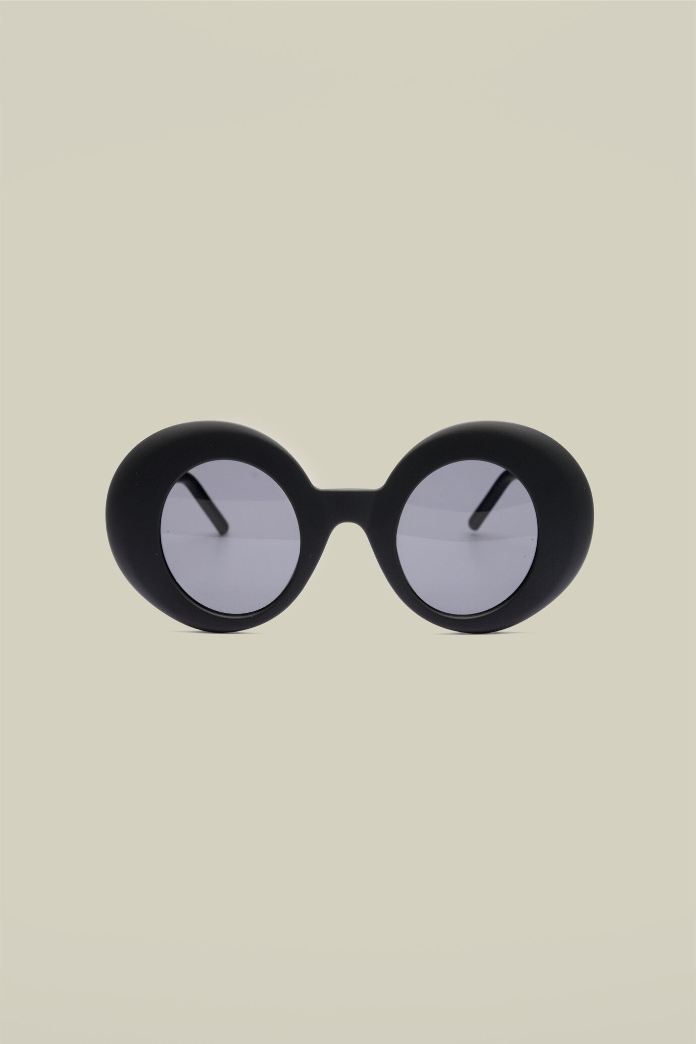 Women's round sunglasses image number 1