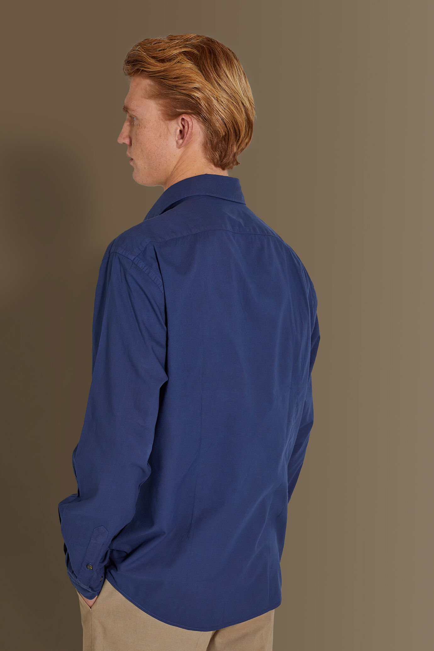 Camicia casual uomo collo francese in mussola di cotone image number 3