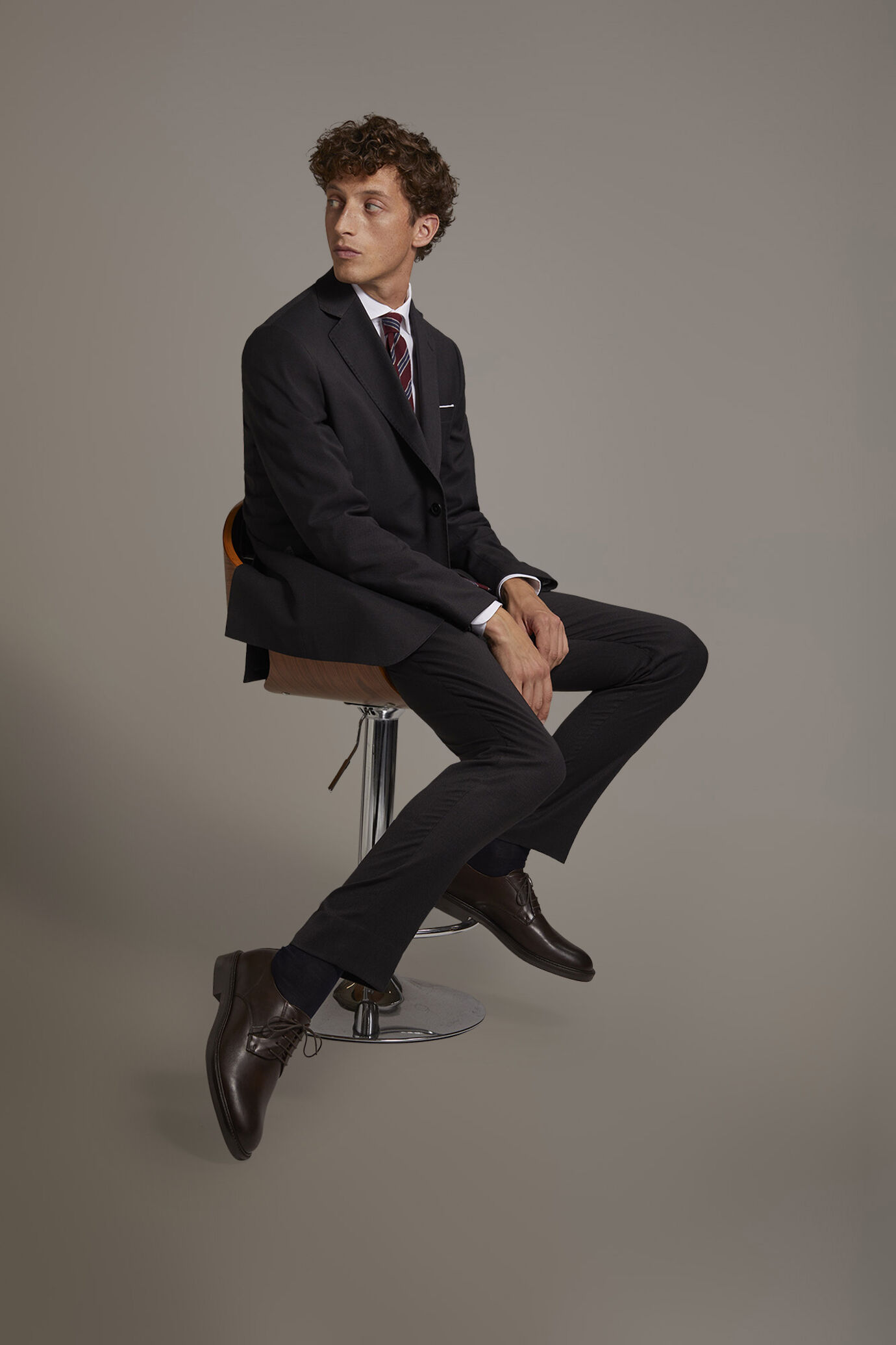 Regular fit single-breasted suit in birdseye fabric image number 0