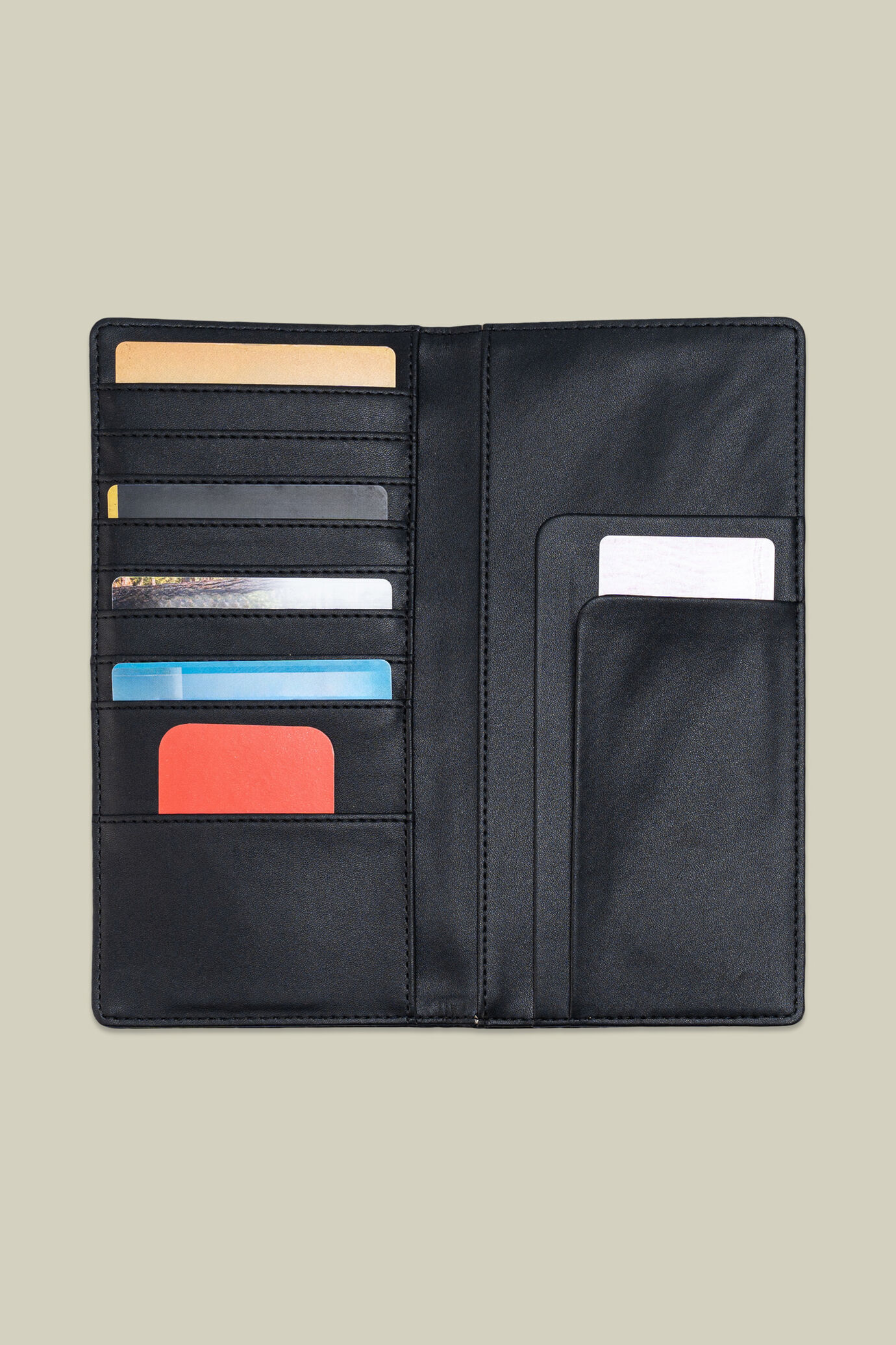 Men's clutch bag in matt crocodile-effect faux leather image number 1