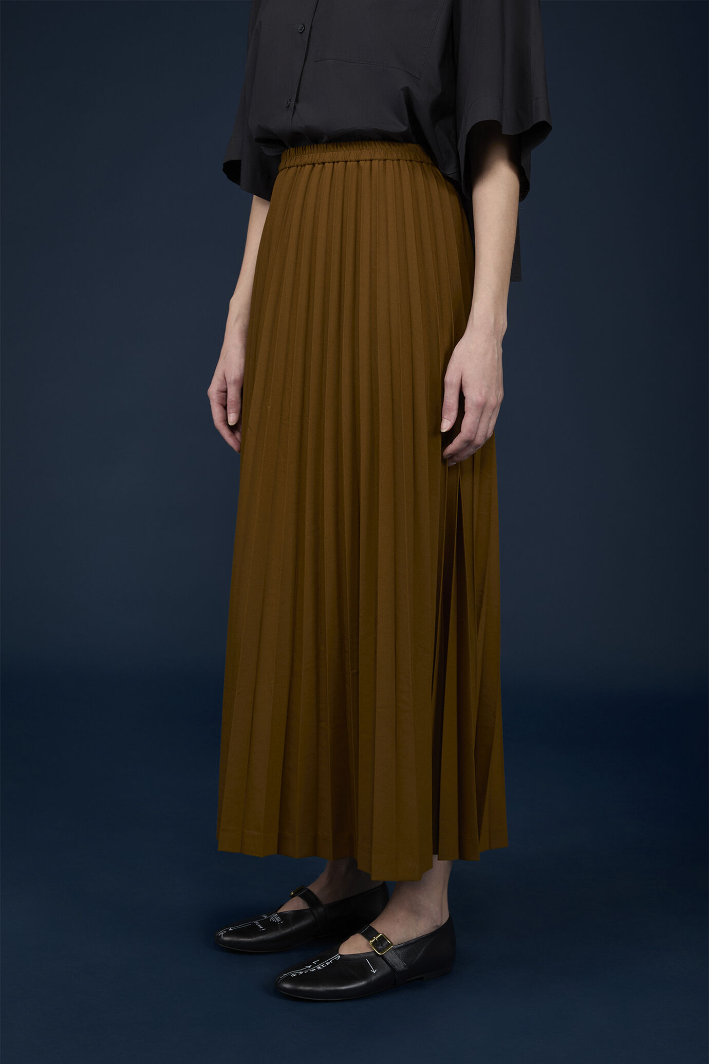 Pleated single-colour lonquette skirt image number 2
