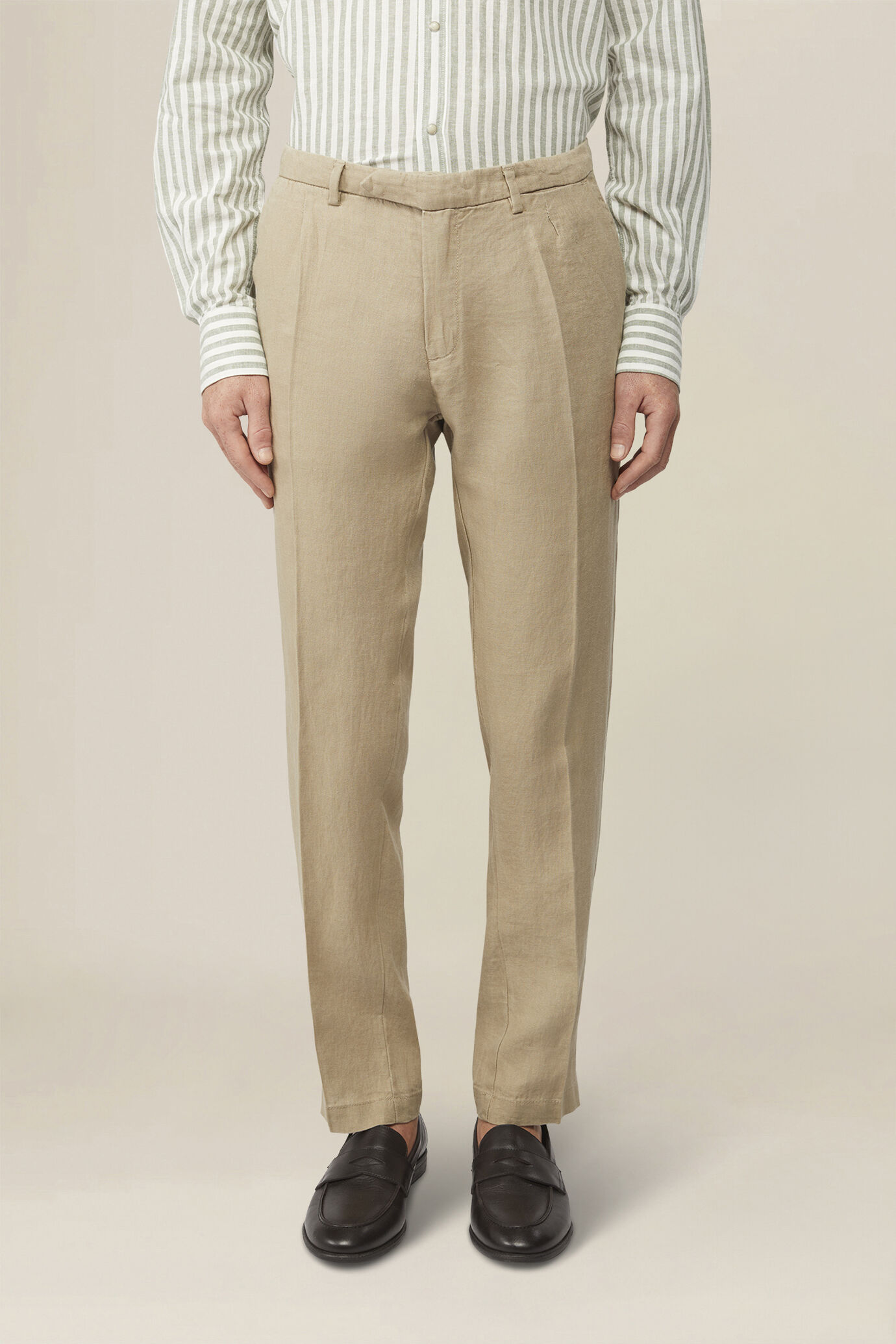 Pantalone uomo 100% lino con due piccole pinces e bottone nascosto image number 1