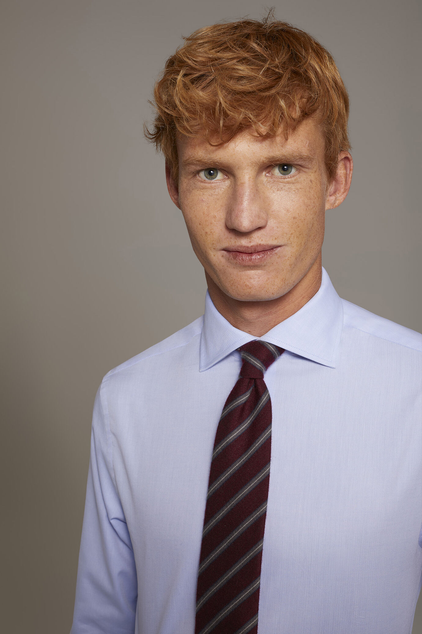 Camicia classica collo francese classic fit tessuto spigato image number 1