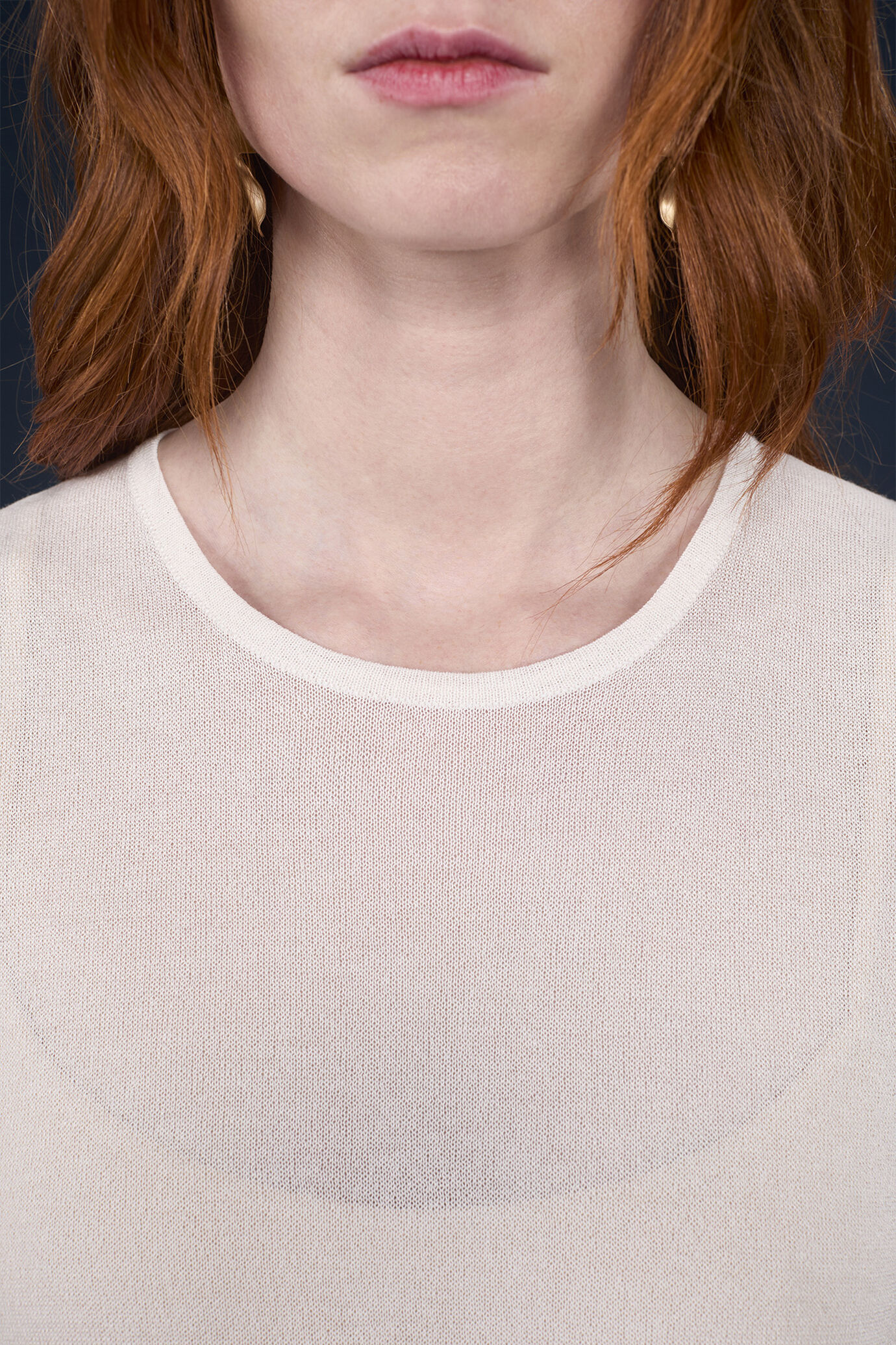 Women's long sleeveless blouse slightly transparent image number 2
