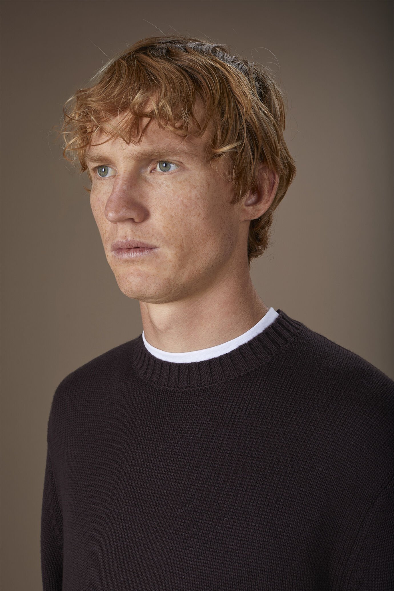 Men's crew neck ribbed knit sweater regular fit. image number 2