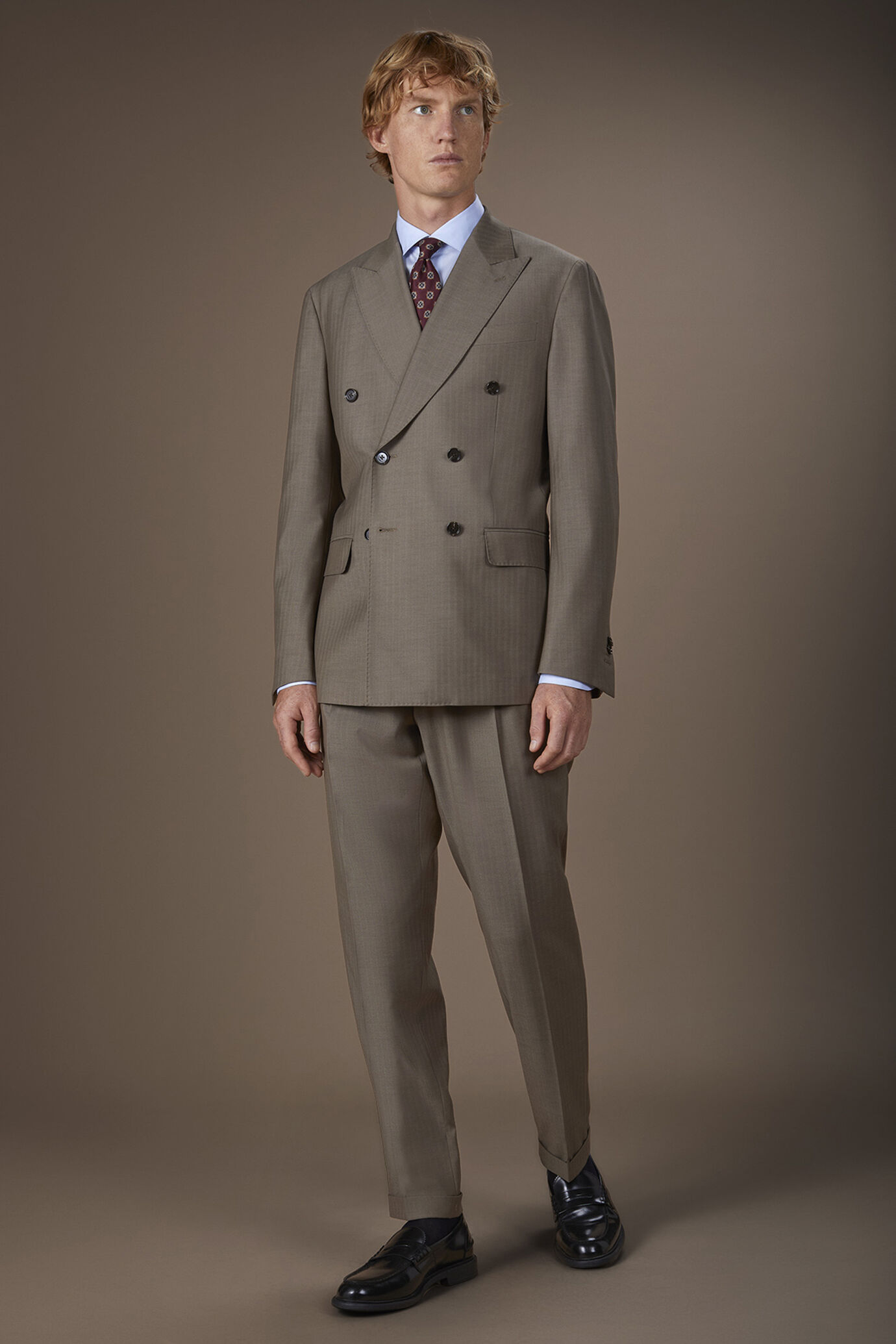 Chemise pour homme à col classique en tissu technique légèrement élastiqué compatible avec des boutons de manchette image number 1