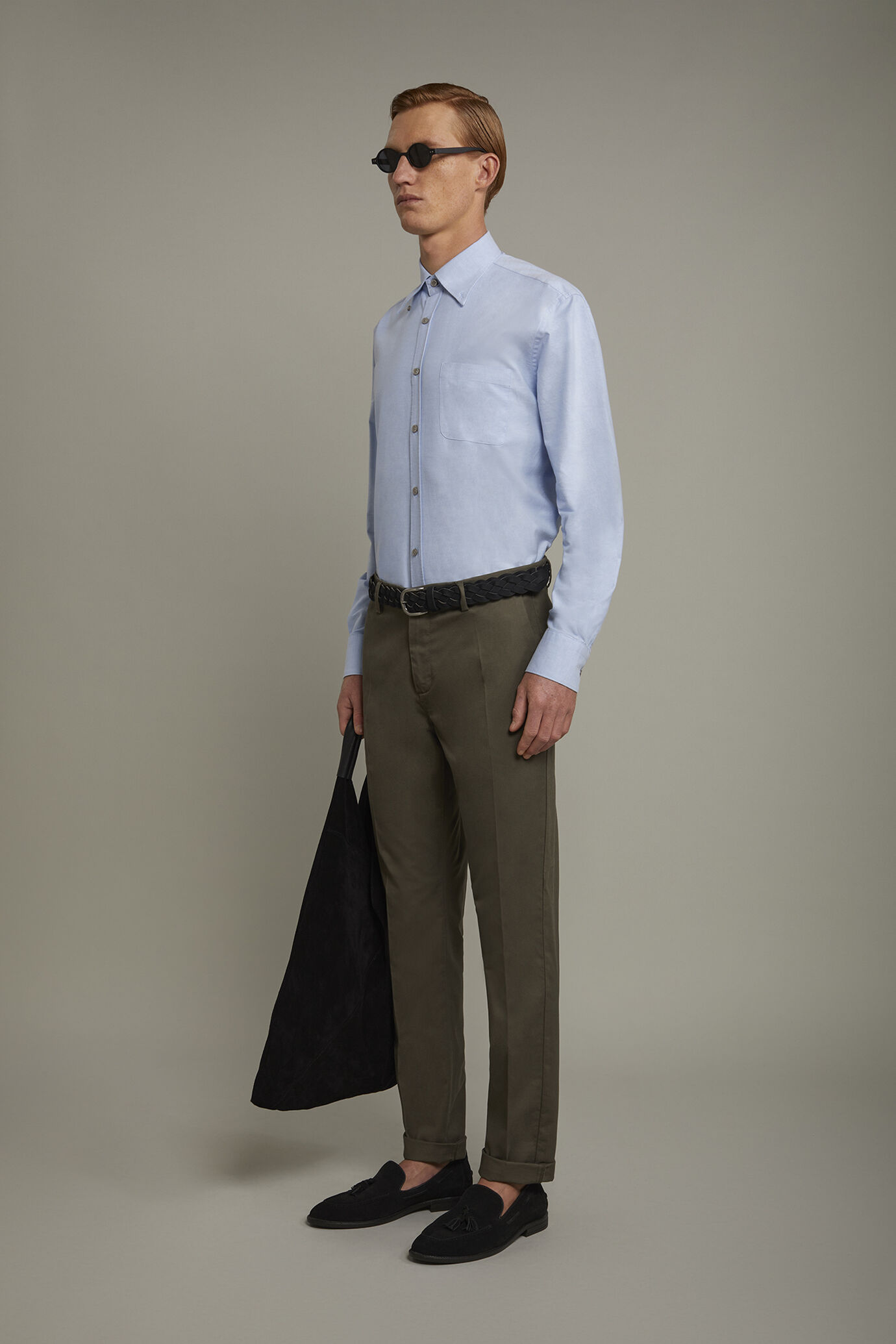 Pantalon chino classique pour homme en tissu sergé stretch coupe parfaite image number 1