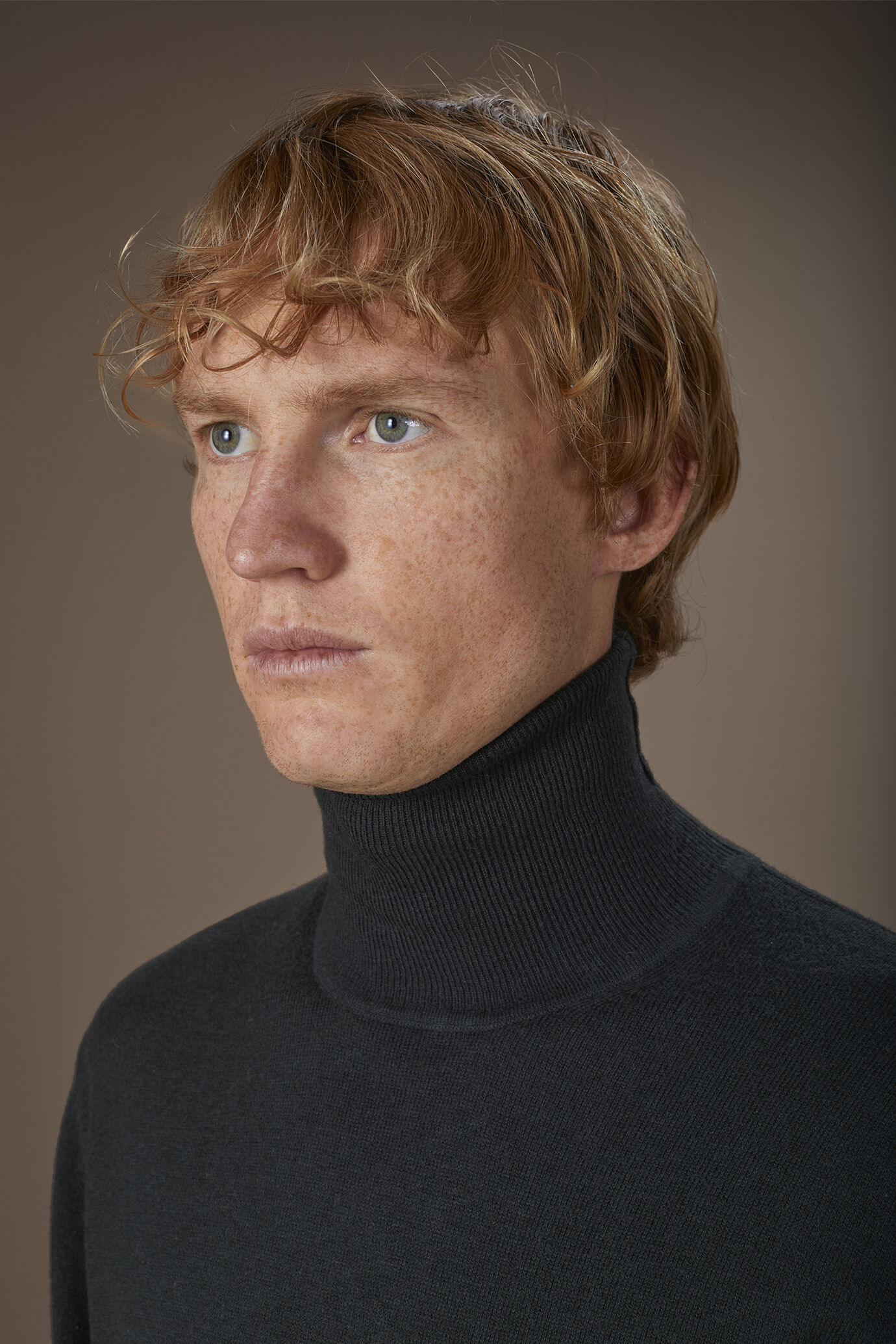 Herren-Pullover mit hohem Ausschnitt aus Baumwolle in normaler Passform image number 2