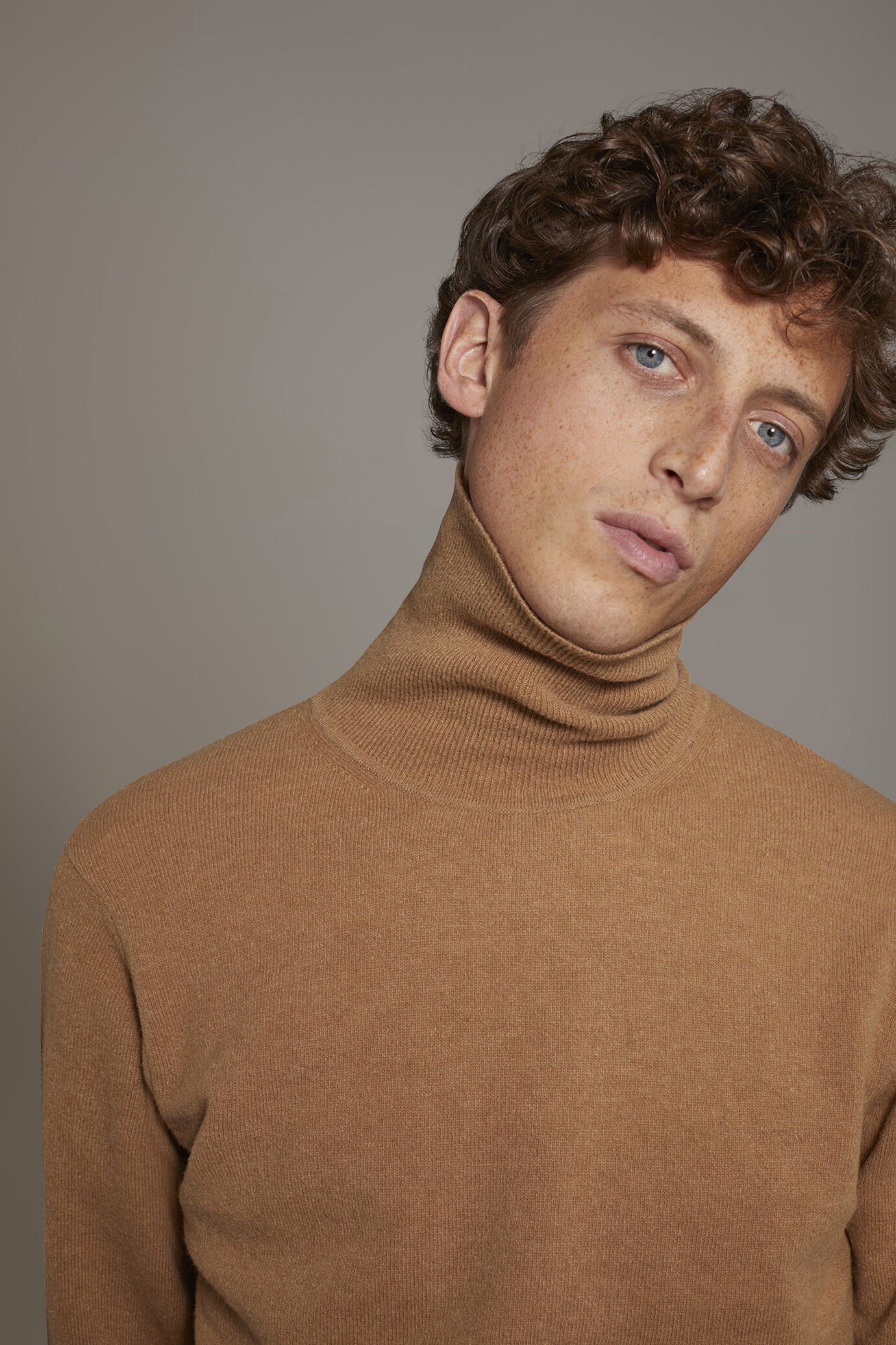 Maglia collo alto in misto lana lambswool image number 2