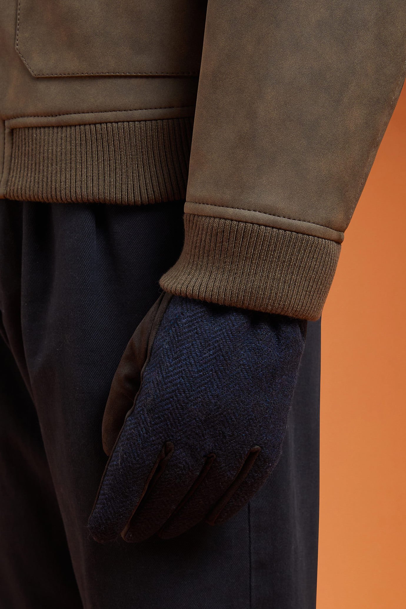Herren-Handschuhe mit Fischgrätenmuster image number 1