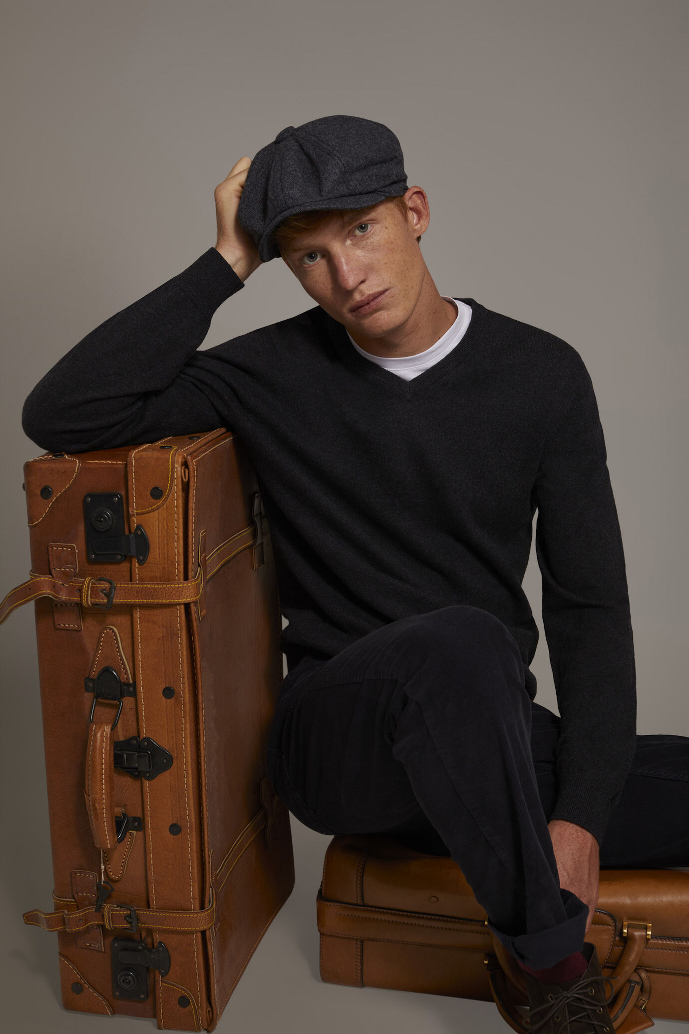 Maglia scollo a V misto lana image number 0