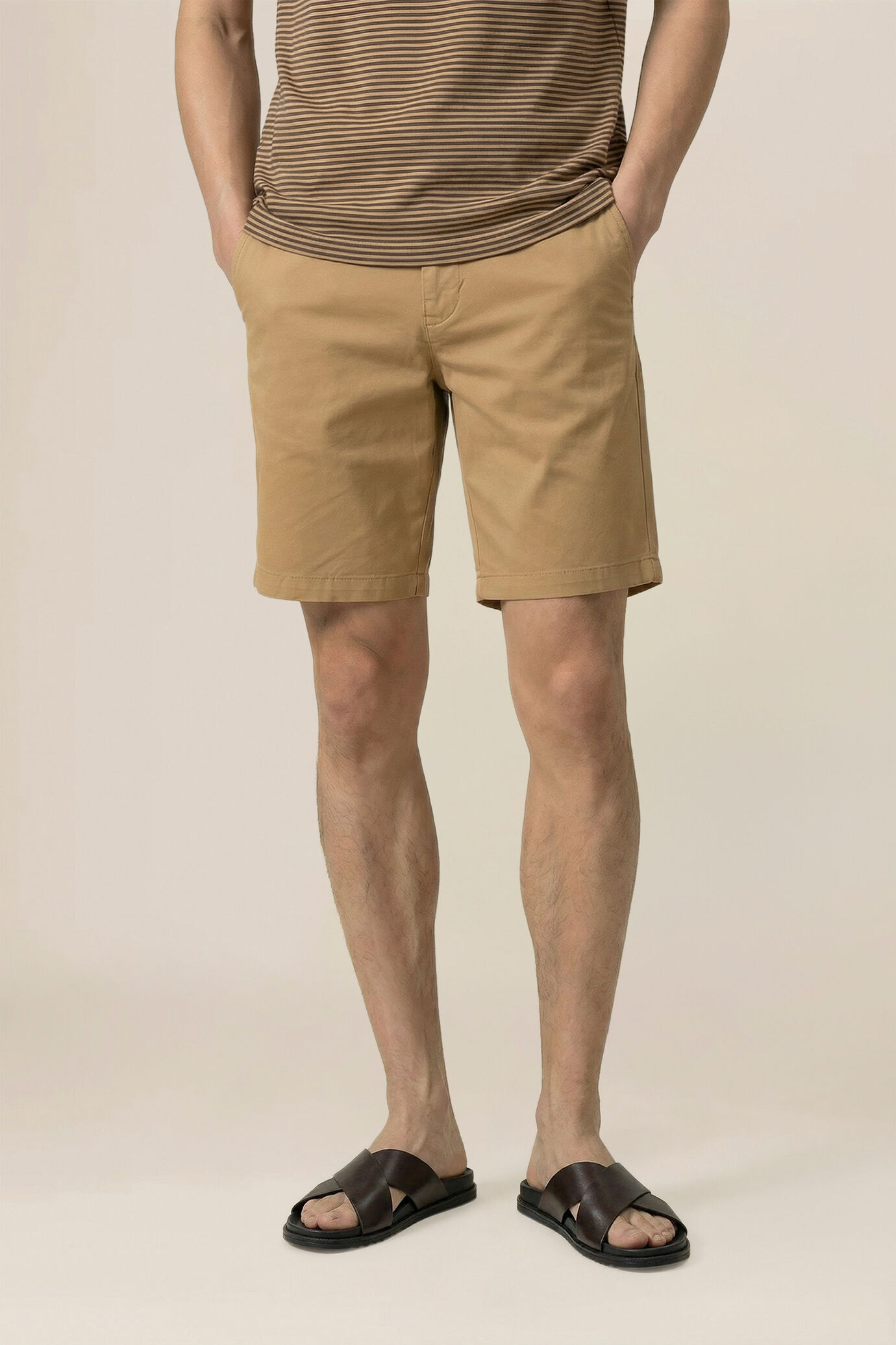 Bermuda uomo classico in cotone twill regular fit image number 1