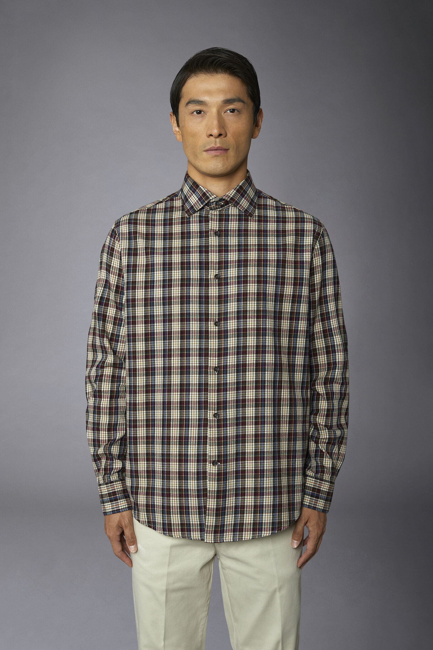 Camicia casual uomo collo francese comfort fit tessuto in flanella fantasia a quadri image number 2