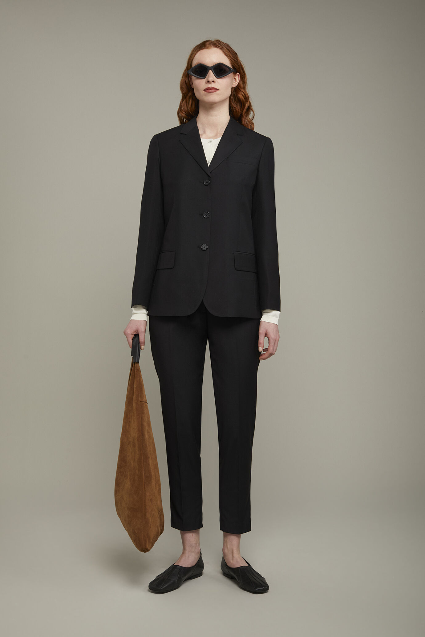 Women's three-button plain single-breasted jacket image number 0