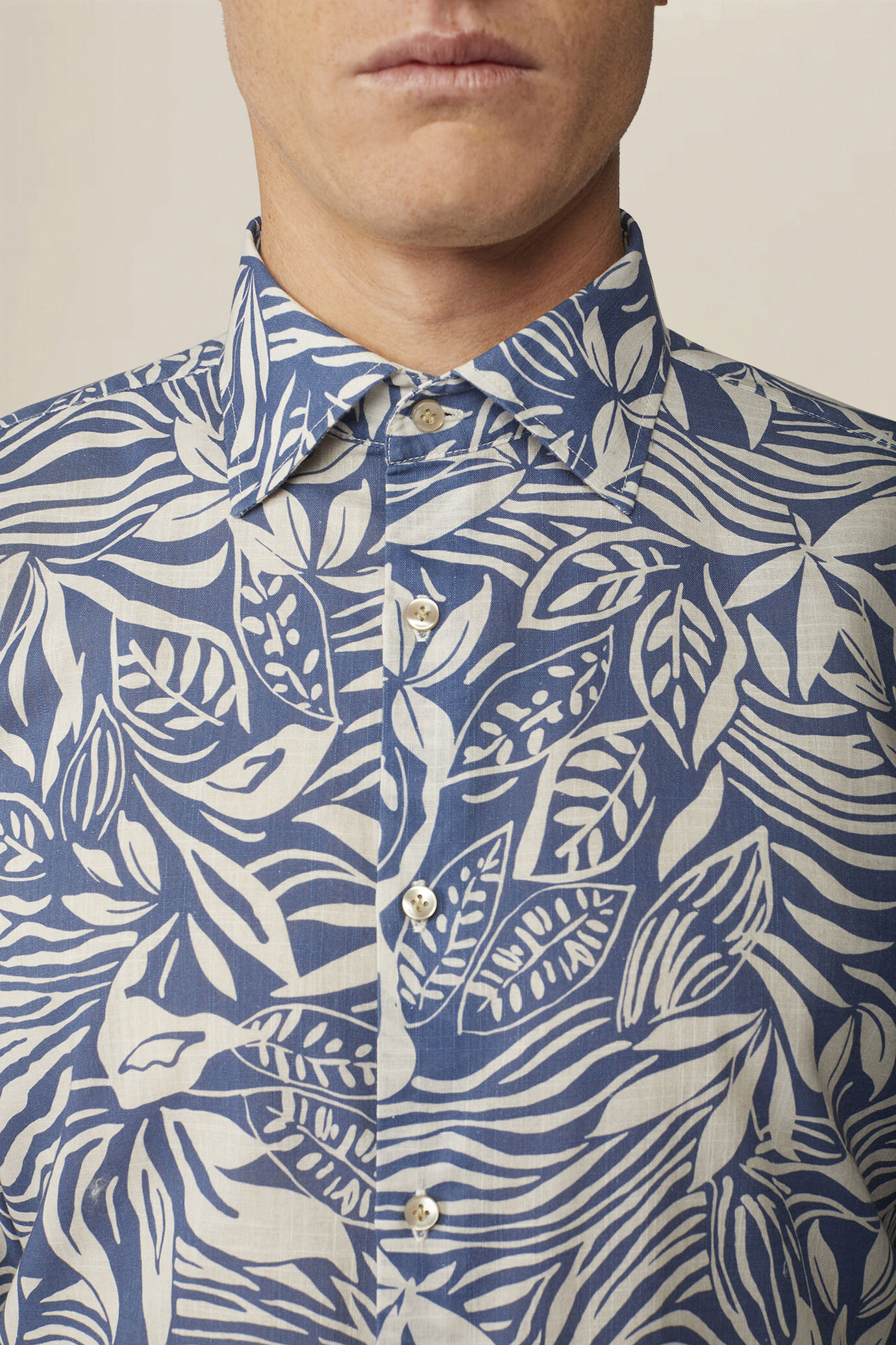 Camicia uomo casual in tessuto stampato 100% cotone image number 2