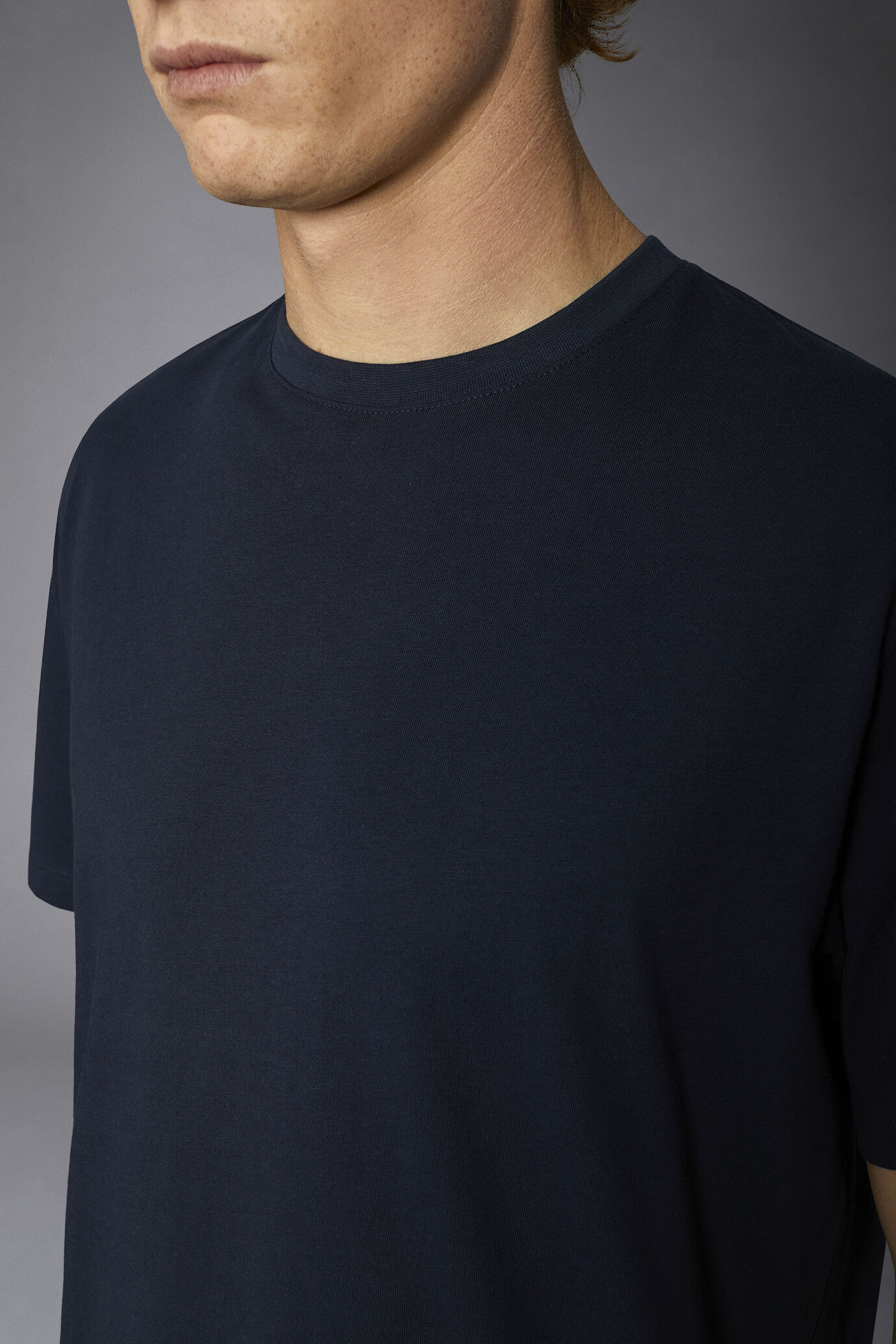 Kurzarm-T-Shirt mit Rundhalsausschnitt aus reiner Baumwolle image number 3