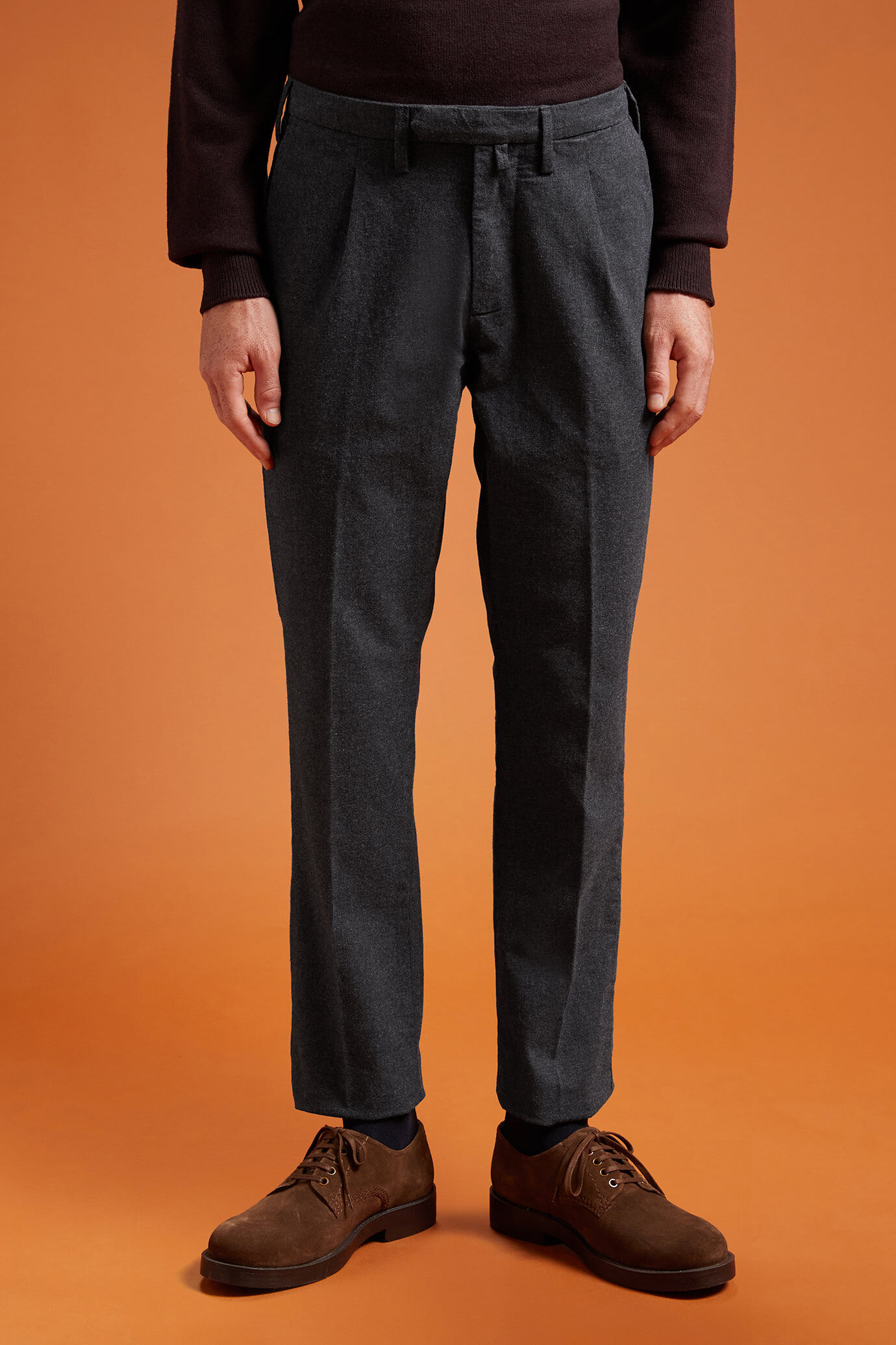 Klassische Herrenhose mit Grisaille-Konstruktion in normaler Passform image number 1