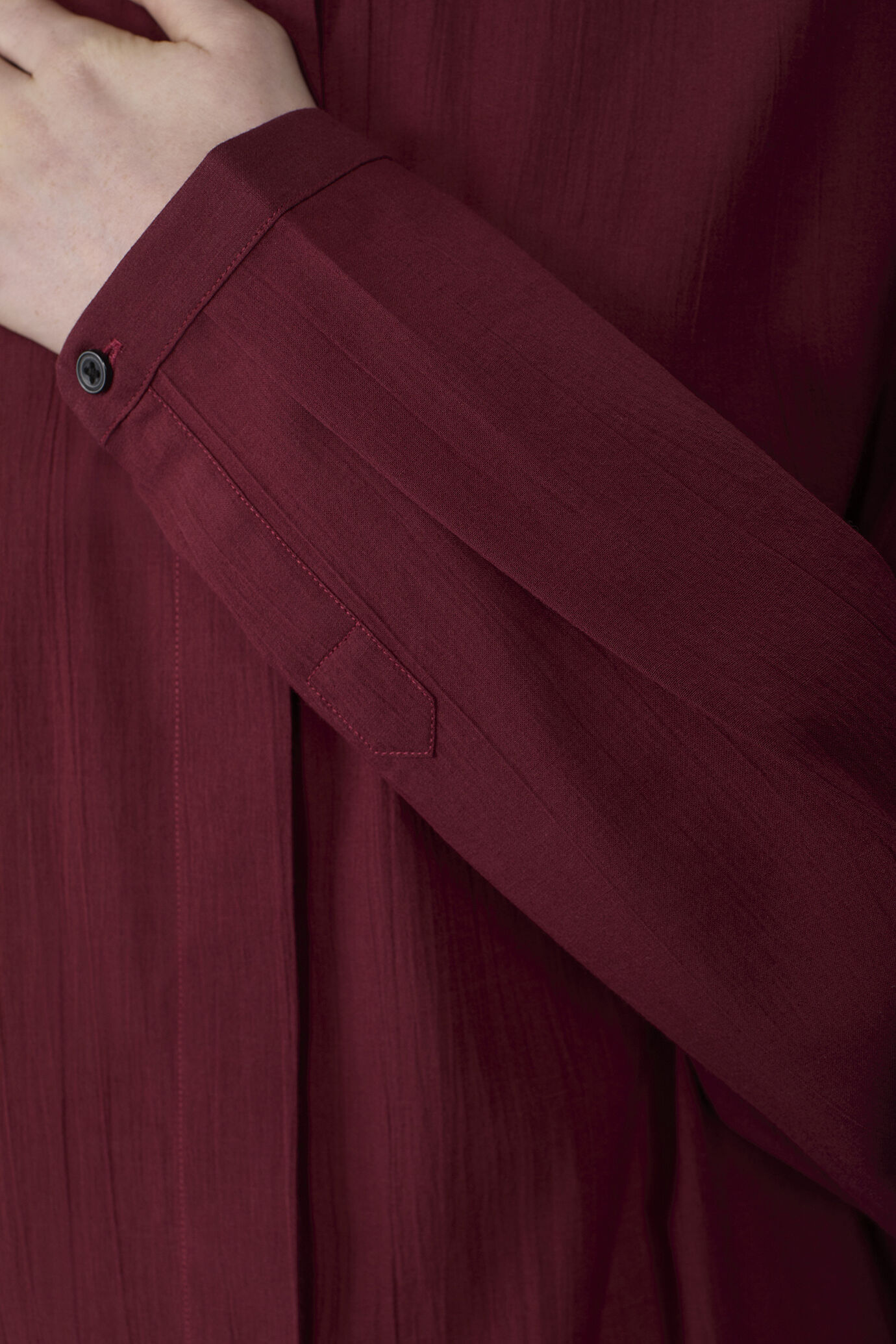 Chemise femme boxy &agrave; col italien en pur coton effet froiss&eacute; image number 3