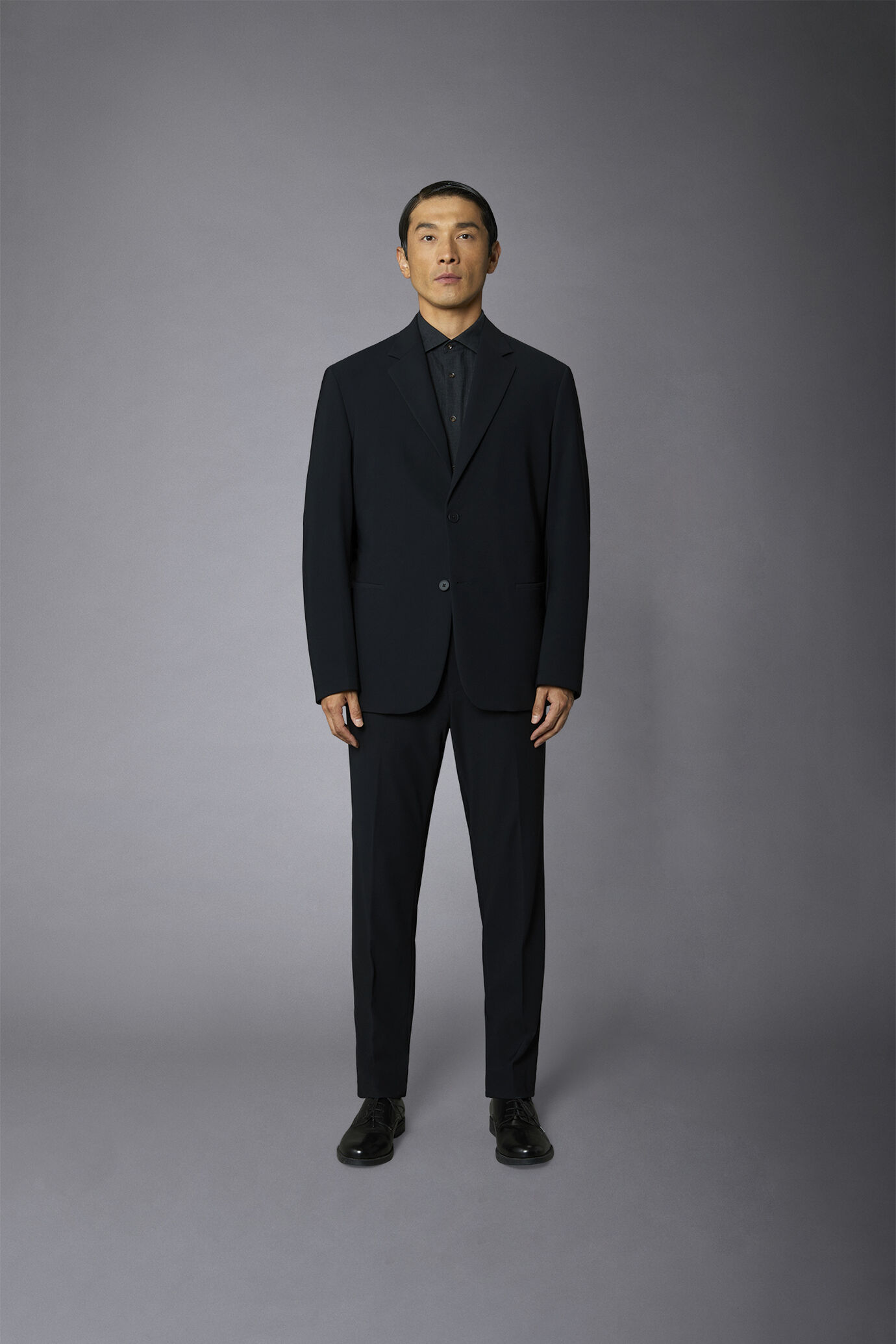 Men's single-breasted suit regular fit technical fabric image number 2