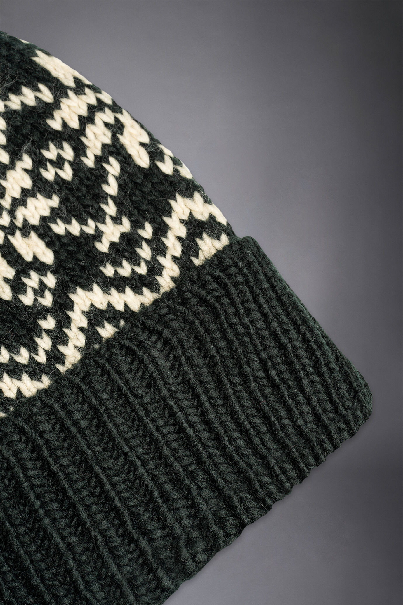 Berretto uomo con pompon image number 2