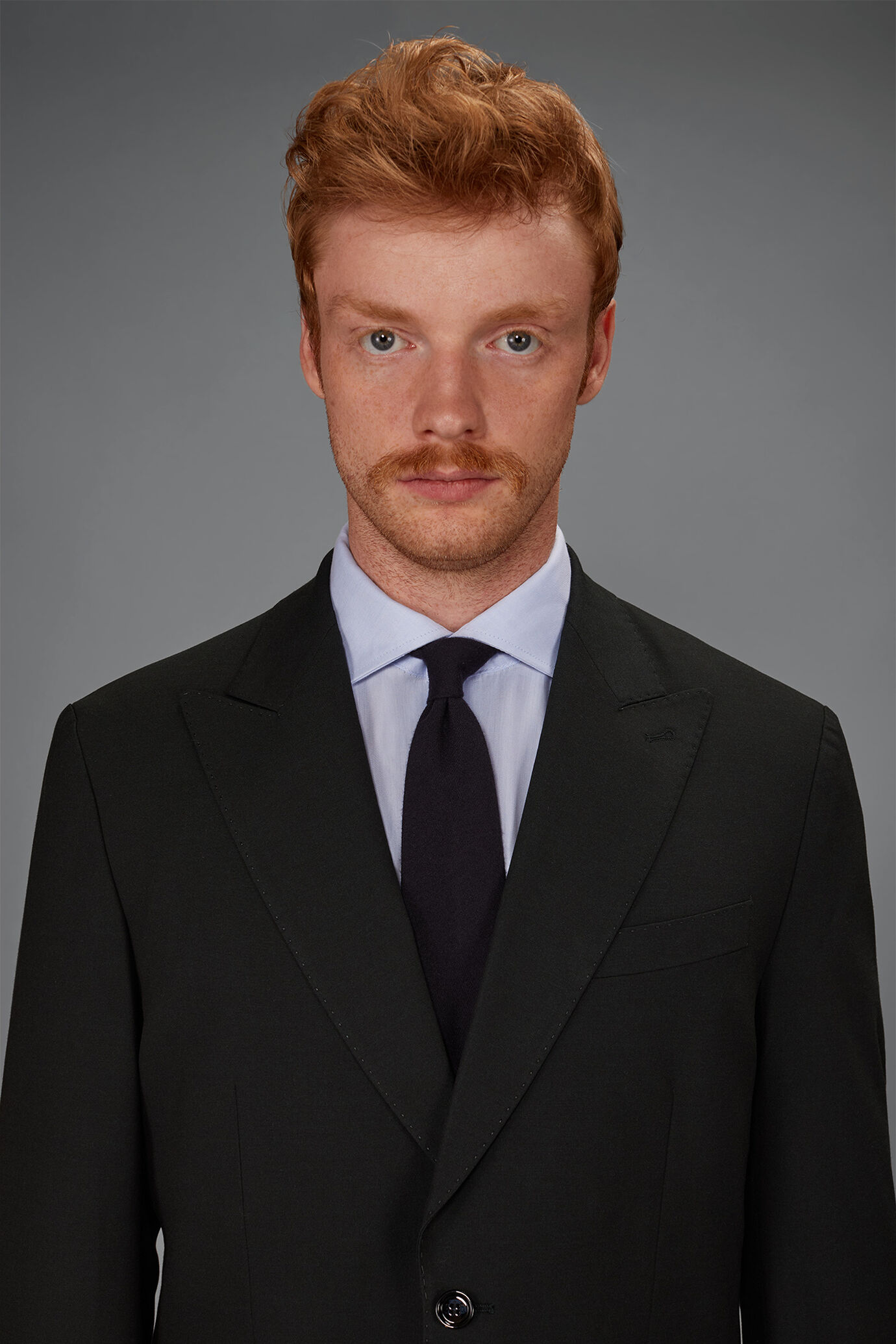 Costume homme crois&eacute; simple coupe classique image number 2