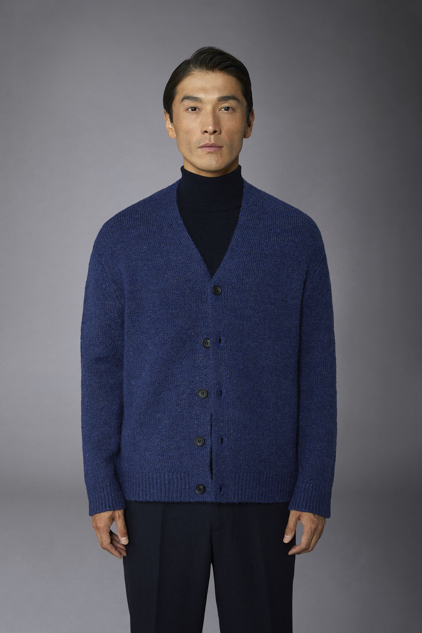 Men's v-neck cardigan with an alpaca wool component regular fit image number 3