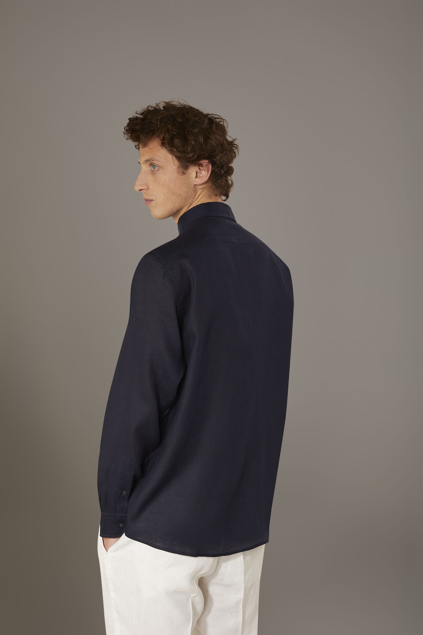 Camicia casual collo francese comfort fit 100% lino image number 2