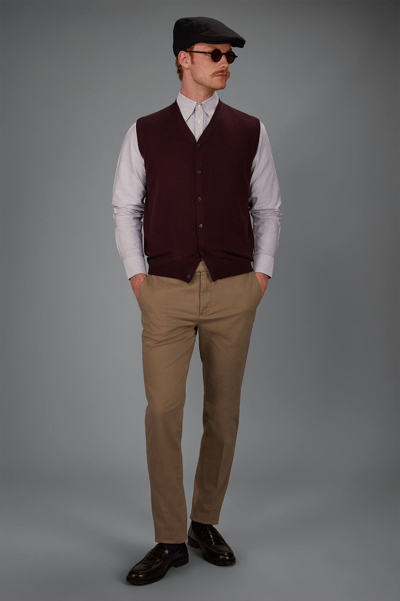 Classic men's chinos in regular fit with stretch twill construction image number 0