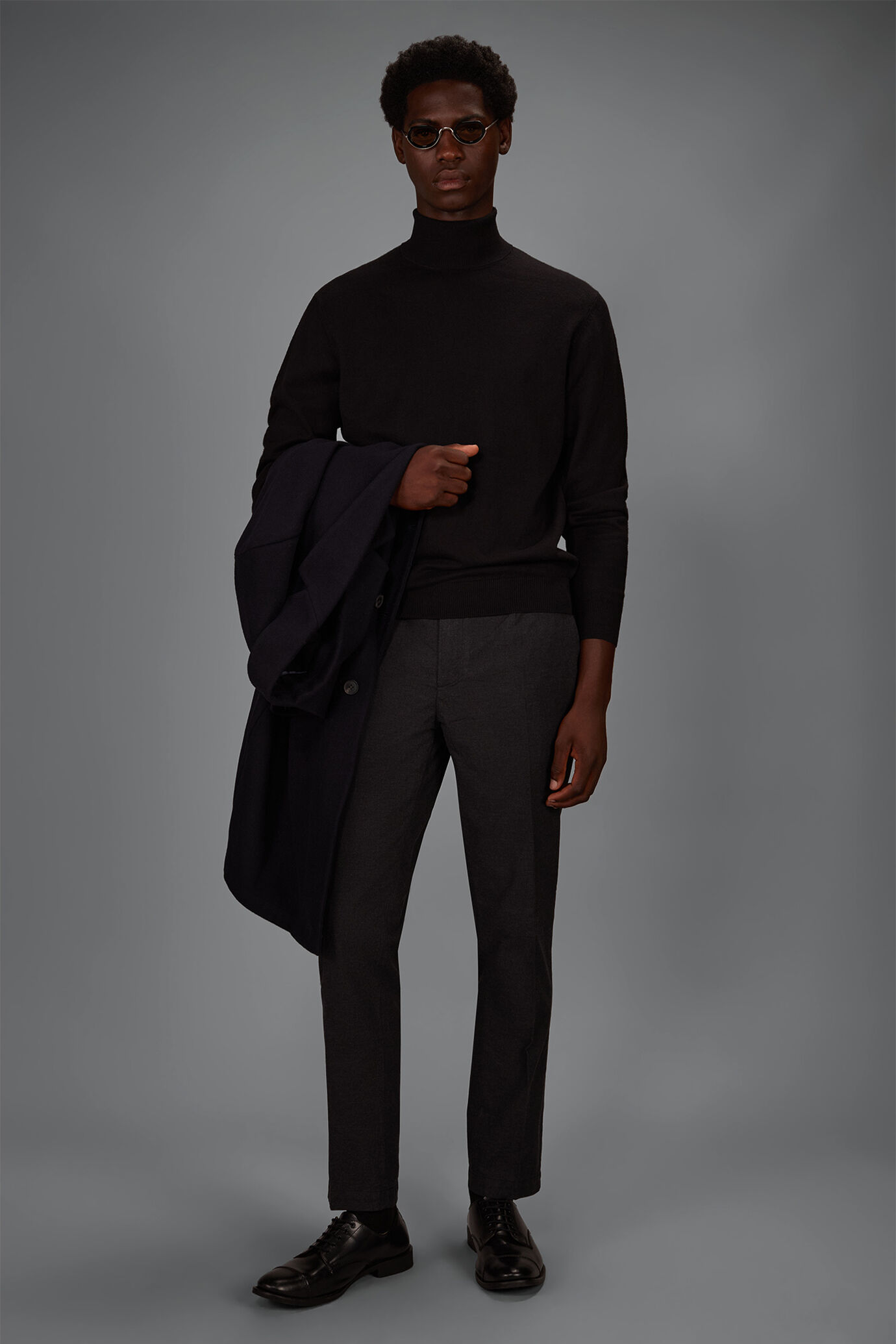Maglia uomo dolcevita in misto lana e cotone regular fit image number 0