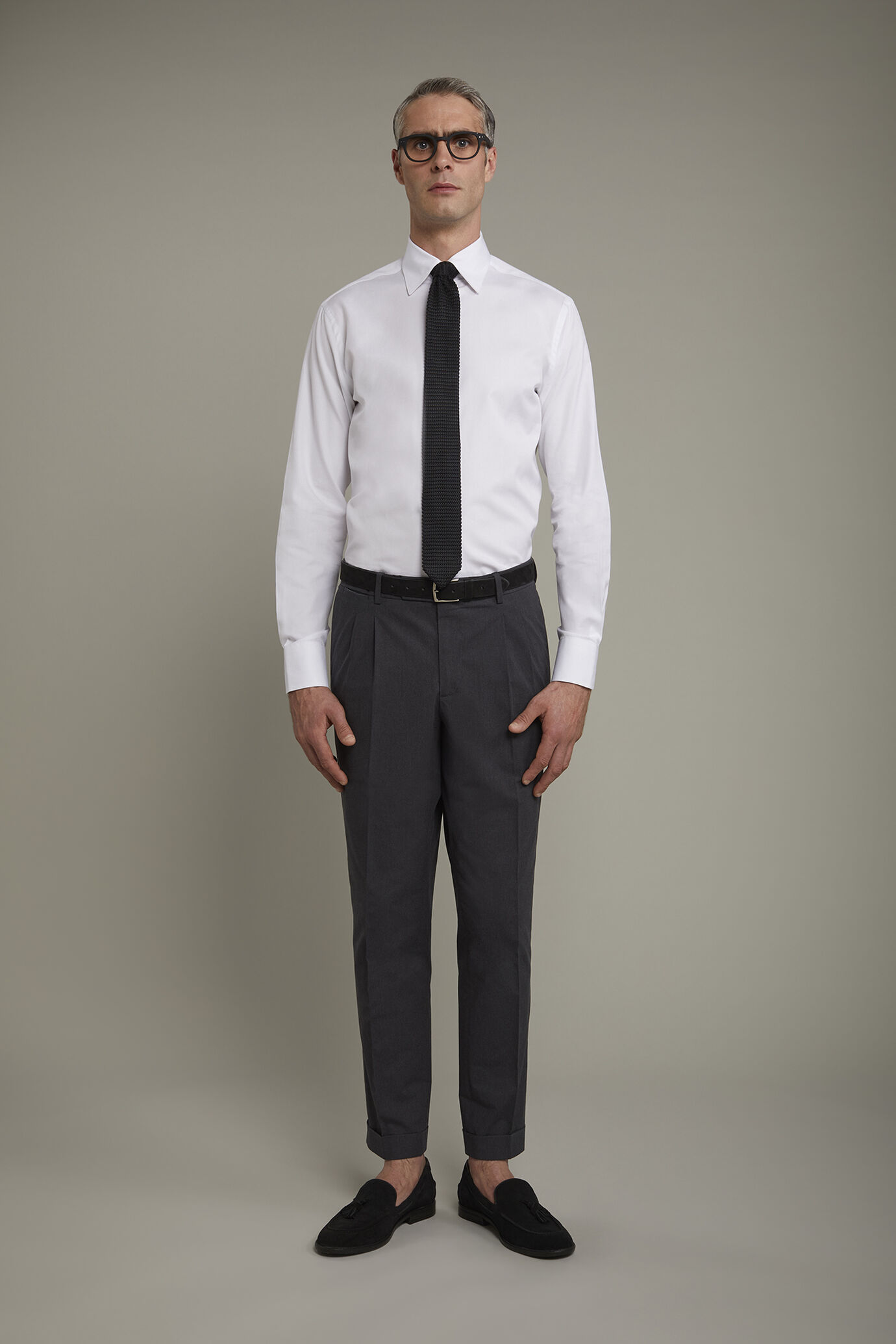 Men&rsquo;s classic trousers with double pleats in flamed effect fabric regular fit image number 2