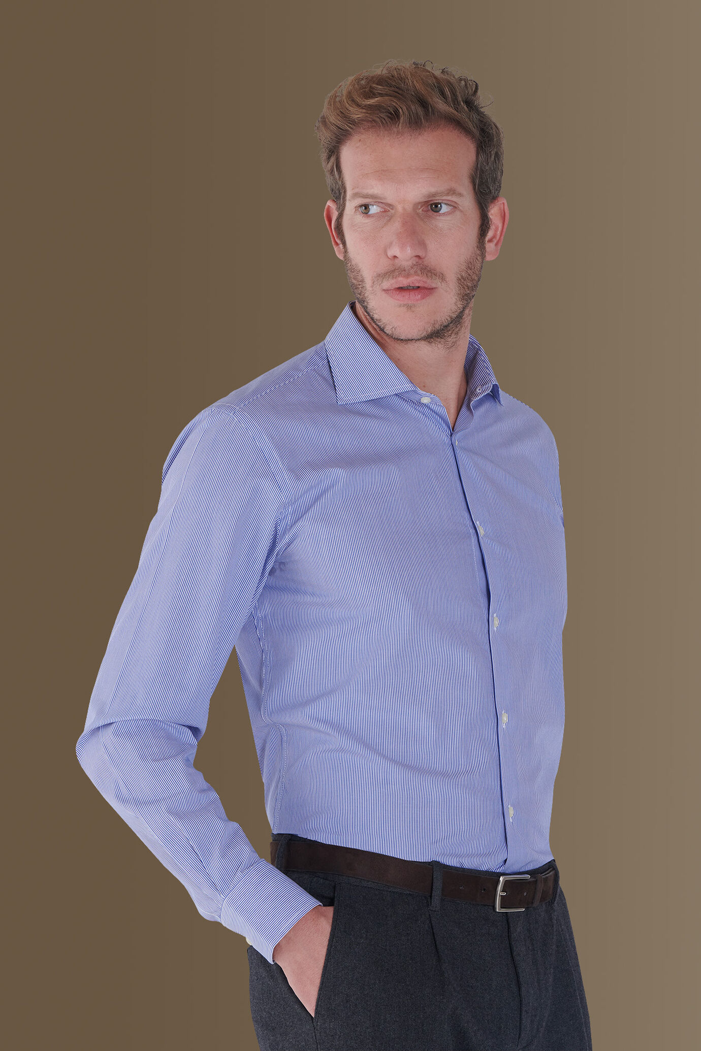 Camicia classica uomo collo francese 100% cotone tinto filo riga stretta image number 2