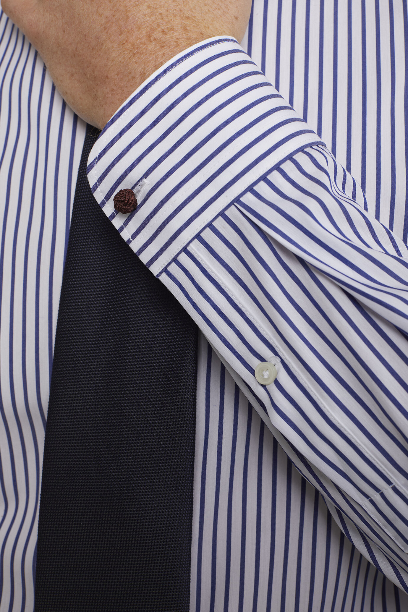 Technisches Herrenhemd mit klassischem Kragen aus Nylon in normaler Passform image number 4