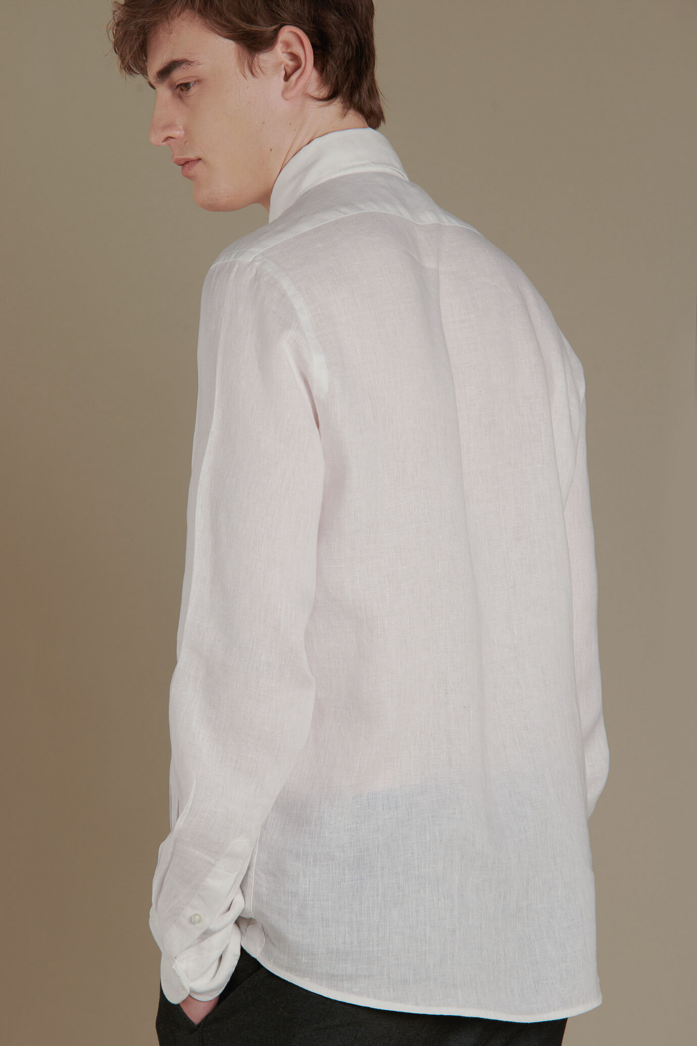 Camicia casual uomo collo francese 100% lino manica lunga image number 2