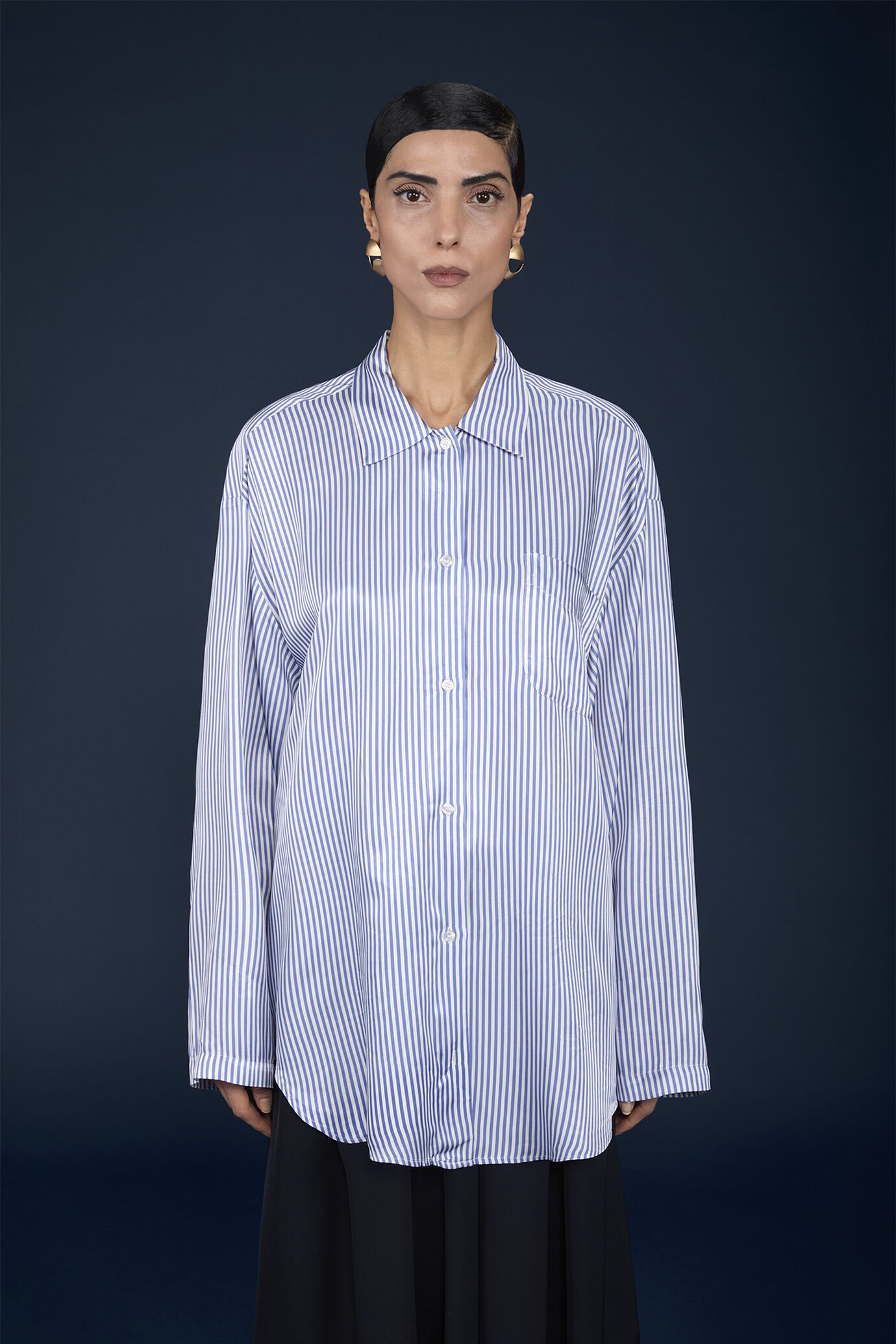 Chemise pyjama oversize pour femme en tissu imprimé rayé image number 1