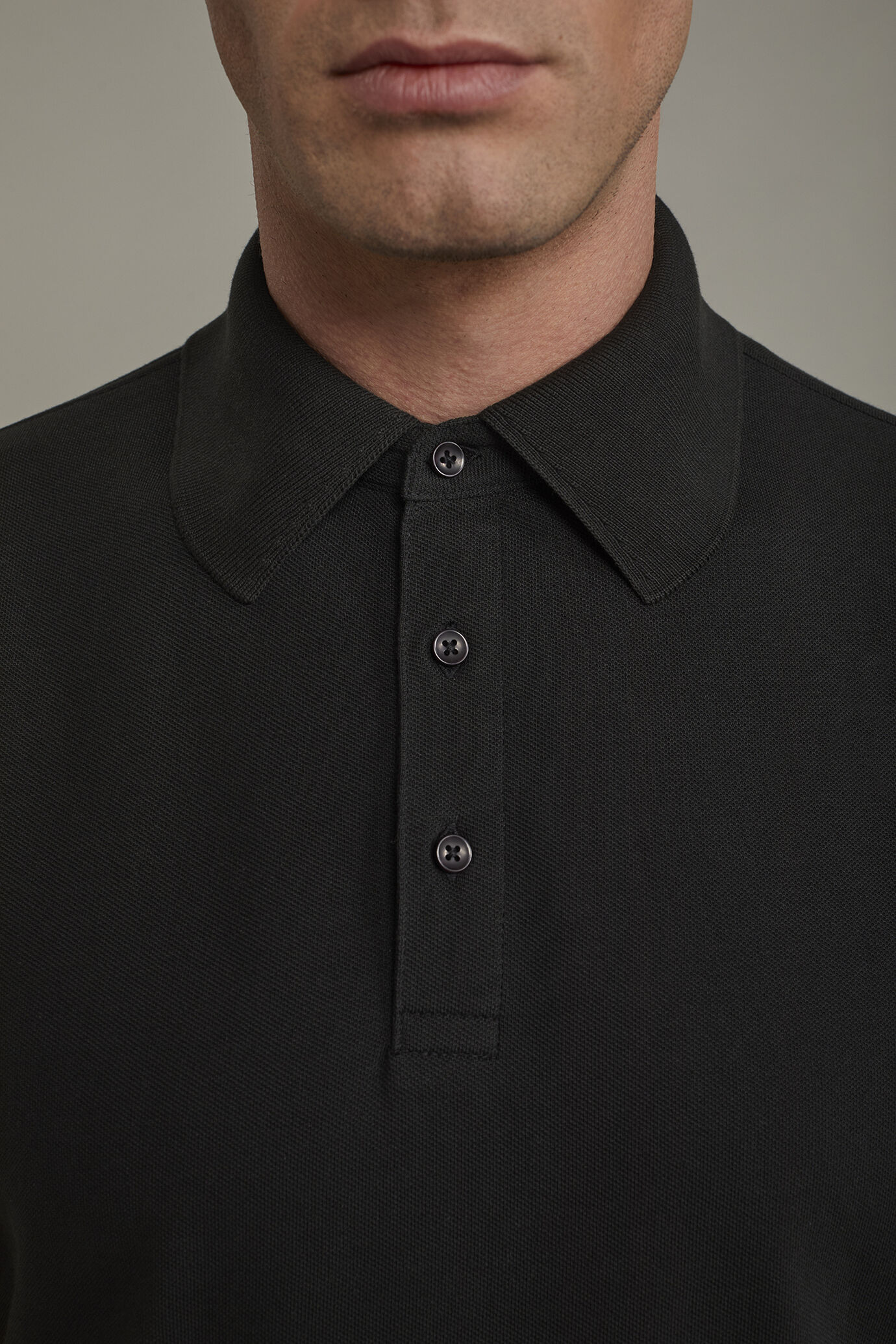 Men’s short sleeve polo shirt 100% piquet cotton regular fit image number 3
