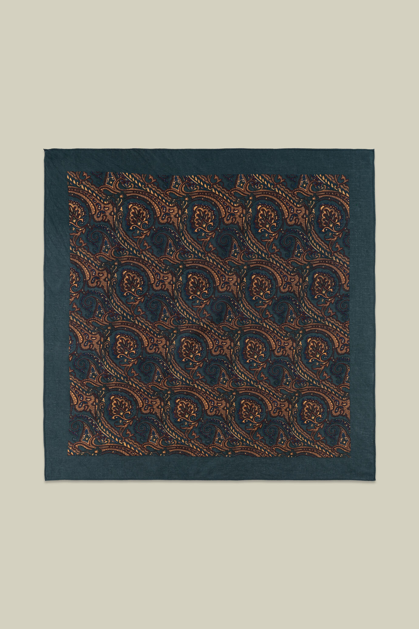 Herrenschal mit Makro-Paisleymuster image number 1