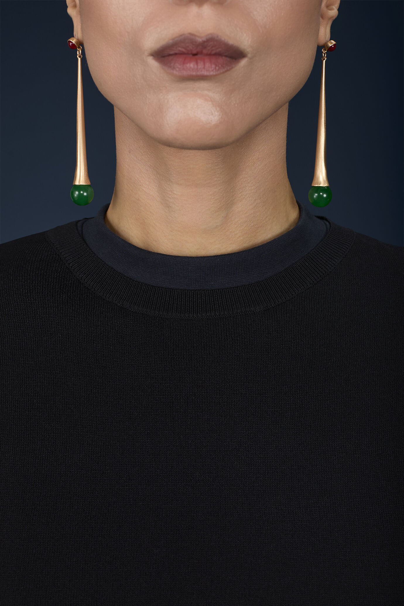 Women's long-sleeved crew-neck top image number 2