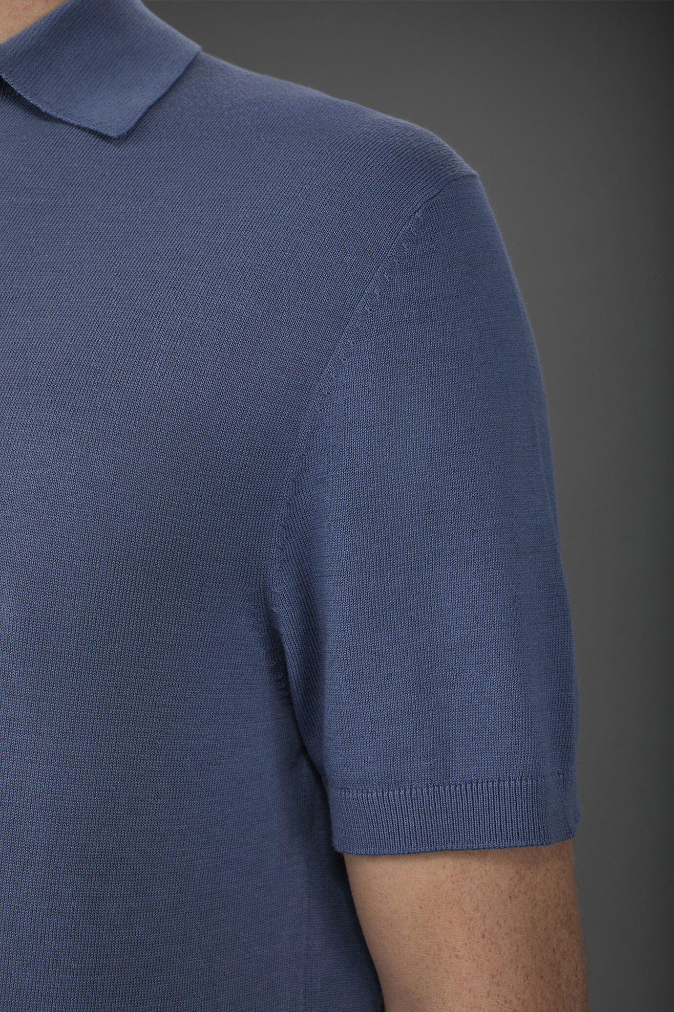 Polo homme tricot&eacute; &agrave; manches courtes image number 3