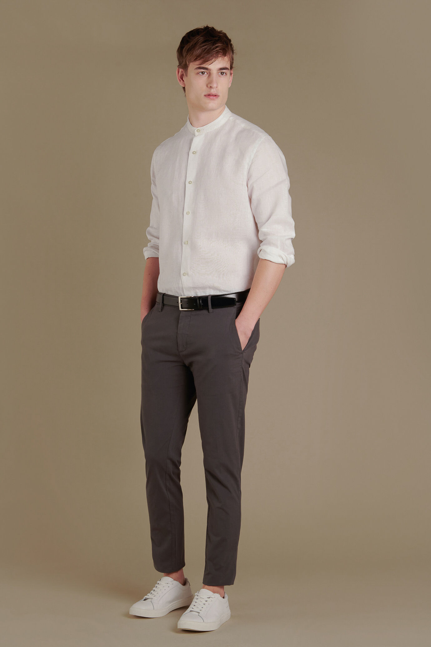 Pantalone chino in puro cotone image number 0