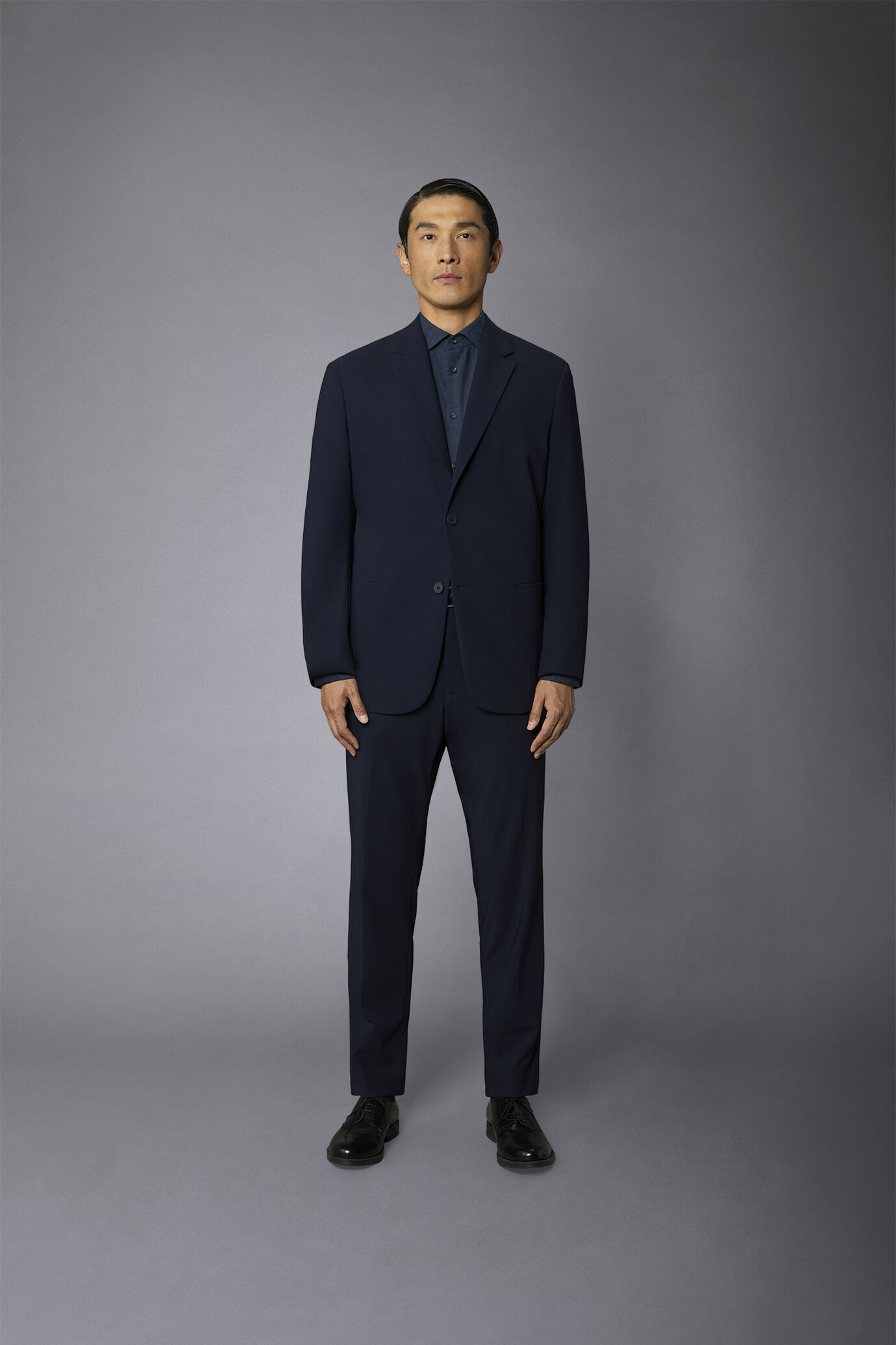Men's single-breasted suit regular fit technical fabric image number 2