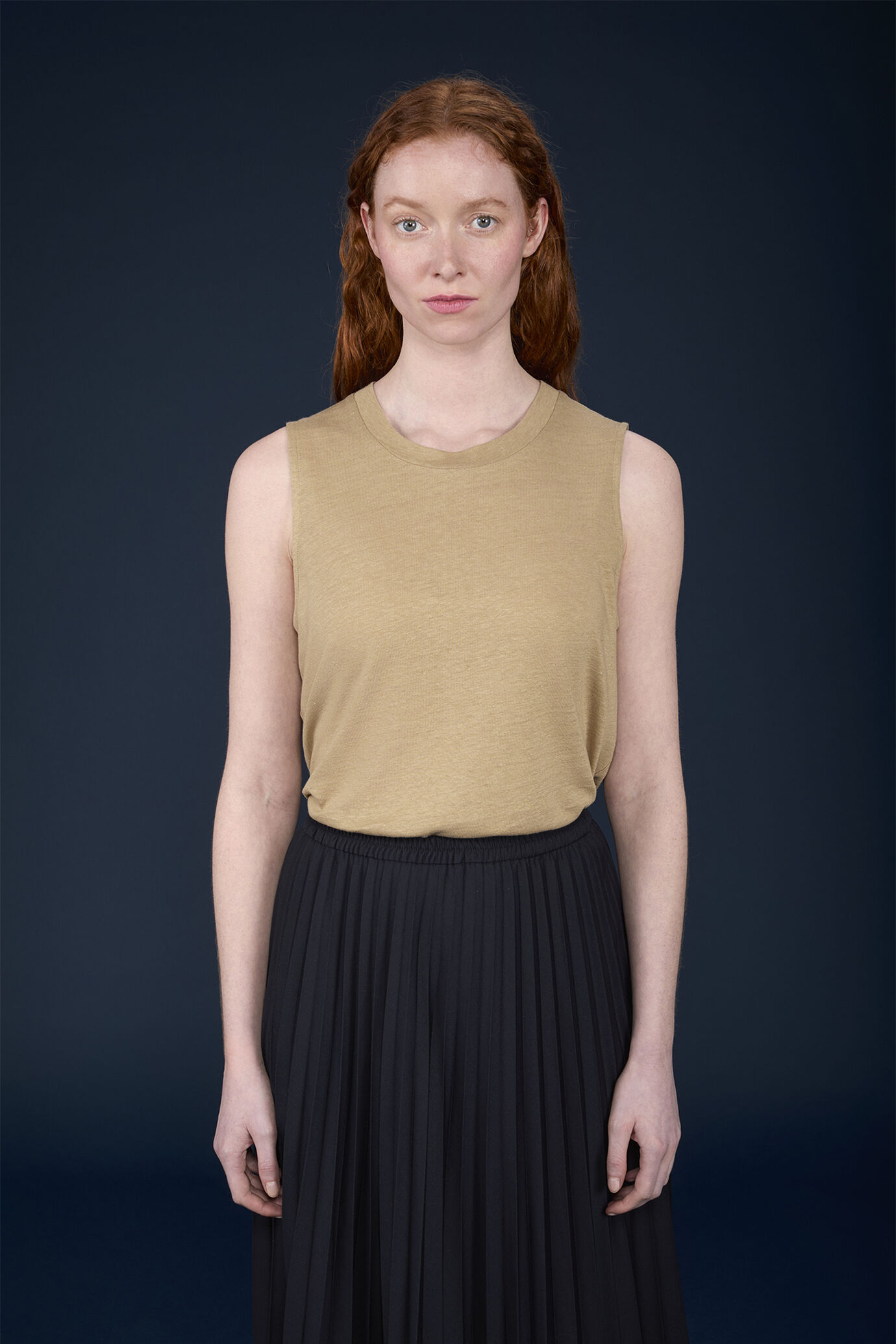 Women's crew-neck sleeveless top image number 1