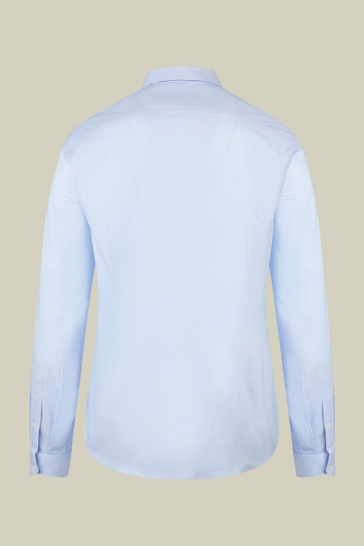 Chemise classique pour homme à col classique et tissu teinté dans la masse à rayures, coupe classique image number 1