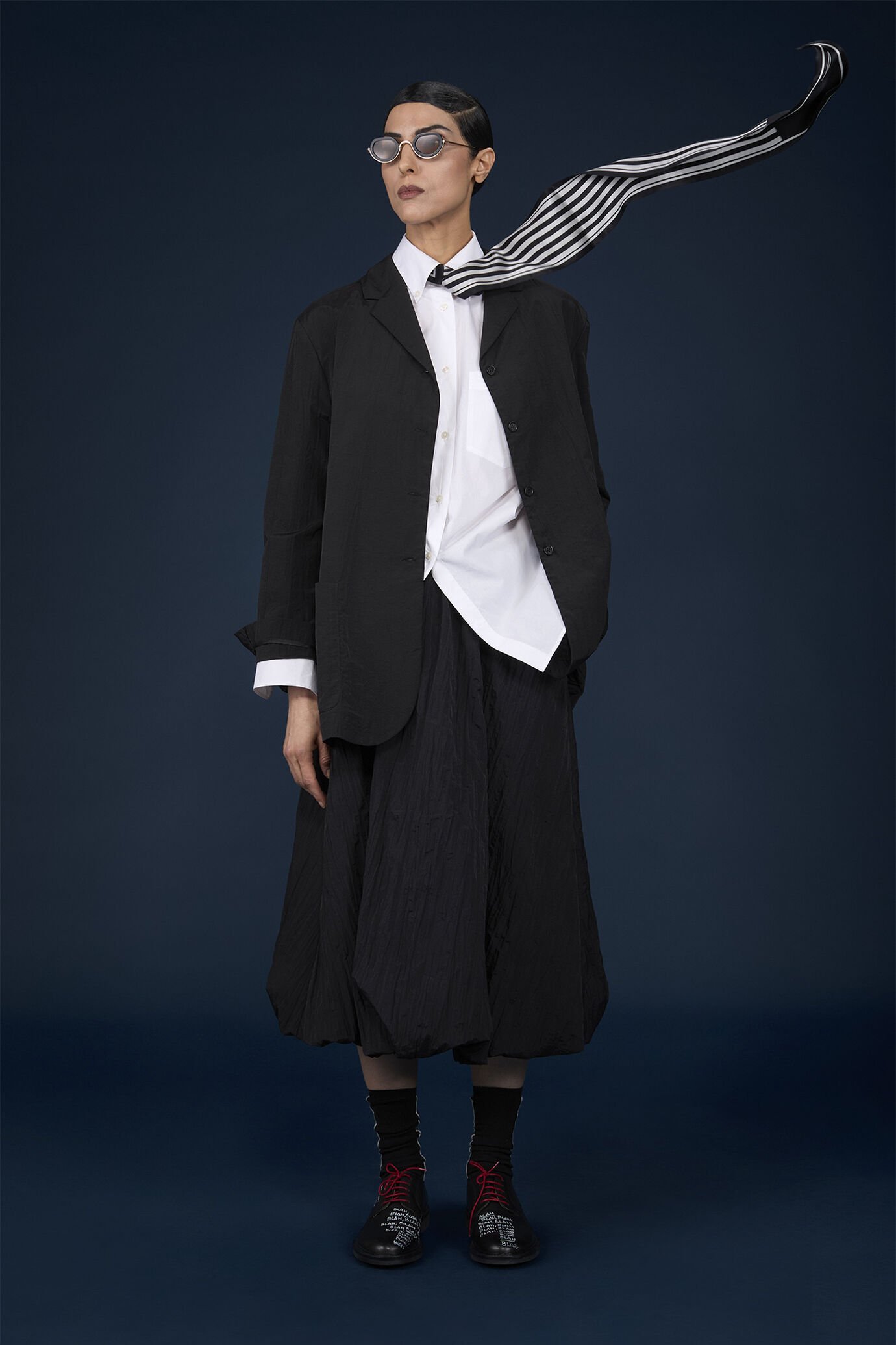Einreihiger Oversize-Damenblazer mit Knittereffekt image number 0
