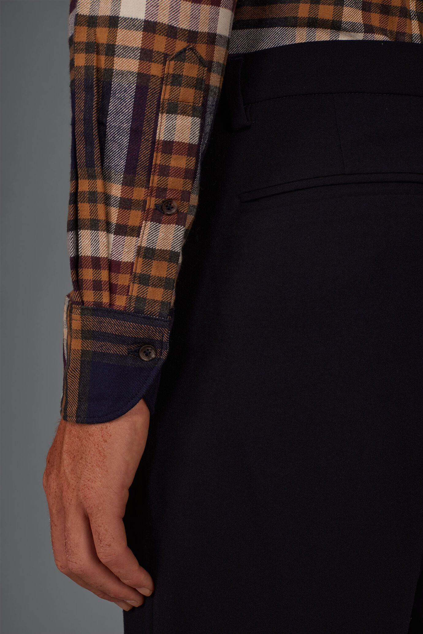 Men&rsquo;s checked flannel fabric shirt image number 3